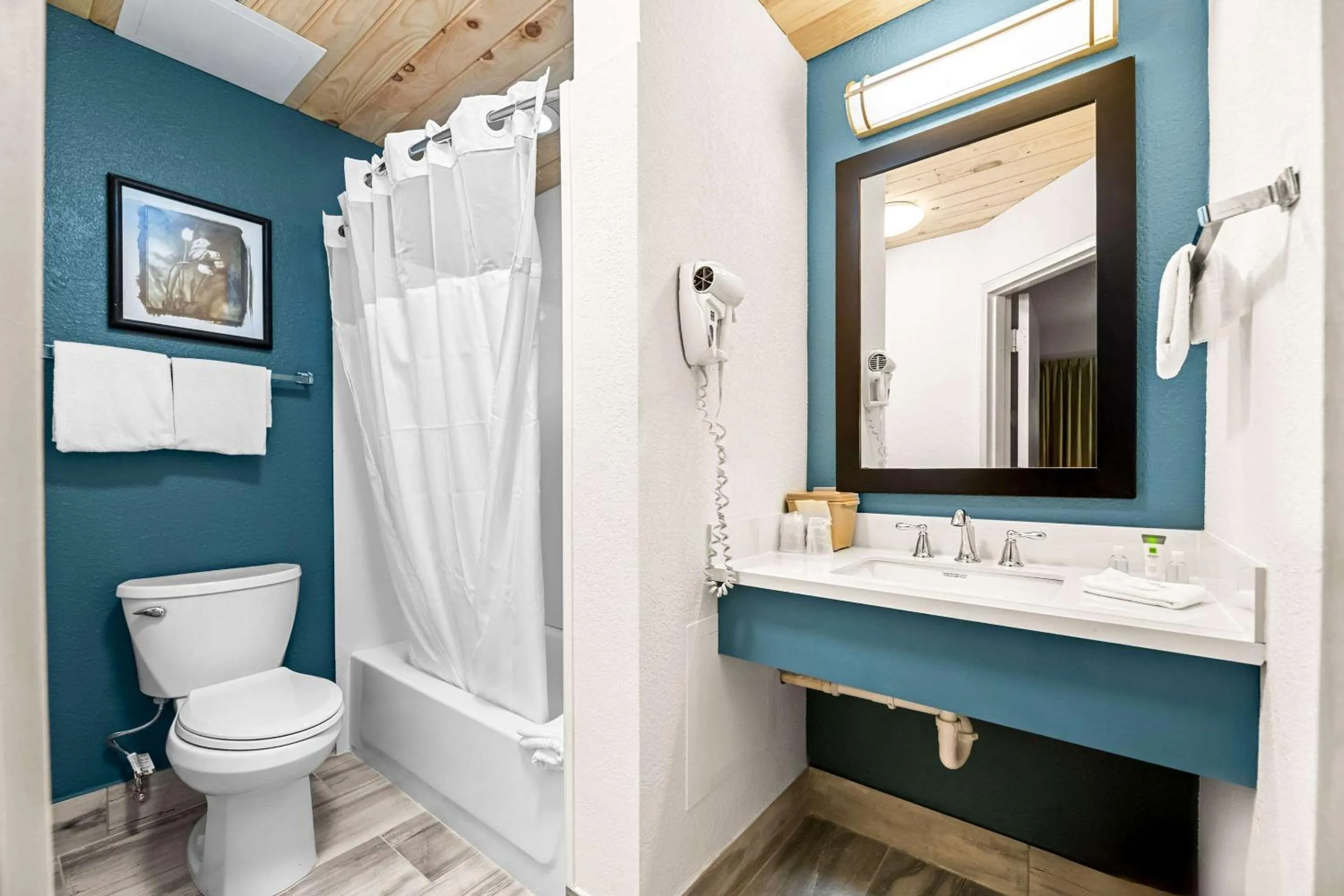 Bedroom in Suburban Studios Orlando - Ocoee-Winter Garden