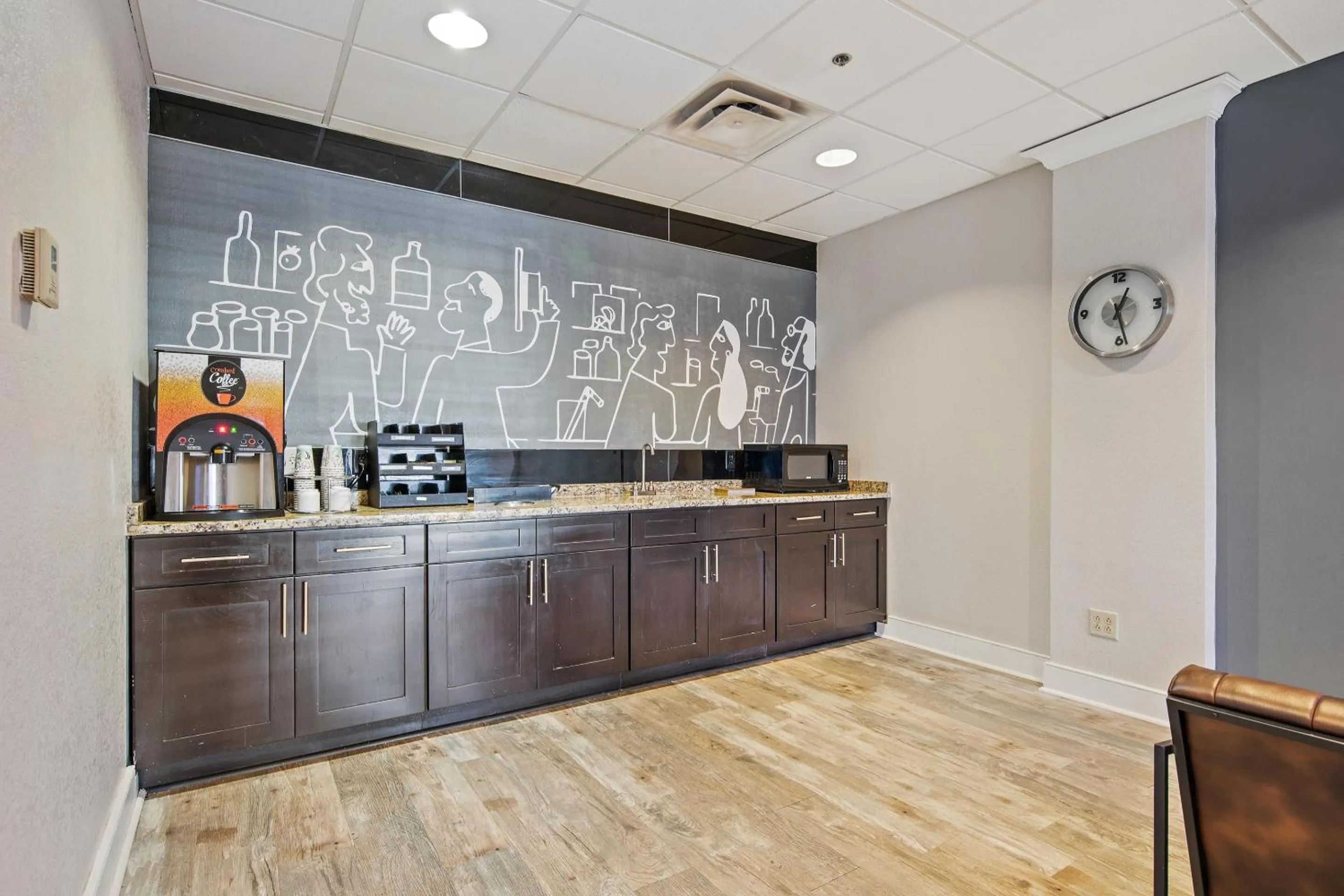 Coffee/tea facilities in Suburban Studios Orlando - Ocoee-Winter Garden