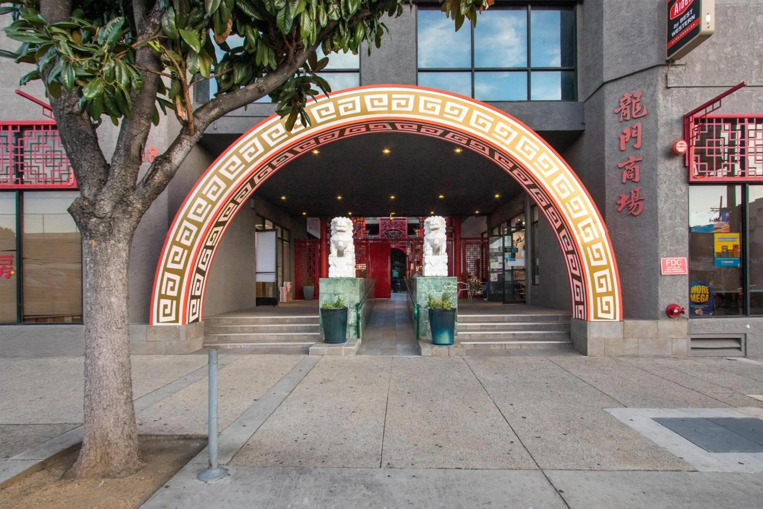 Property building in Aiden Los Angeles Downtown Dragon Gate Inn