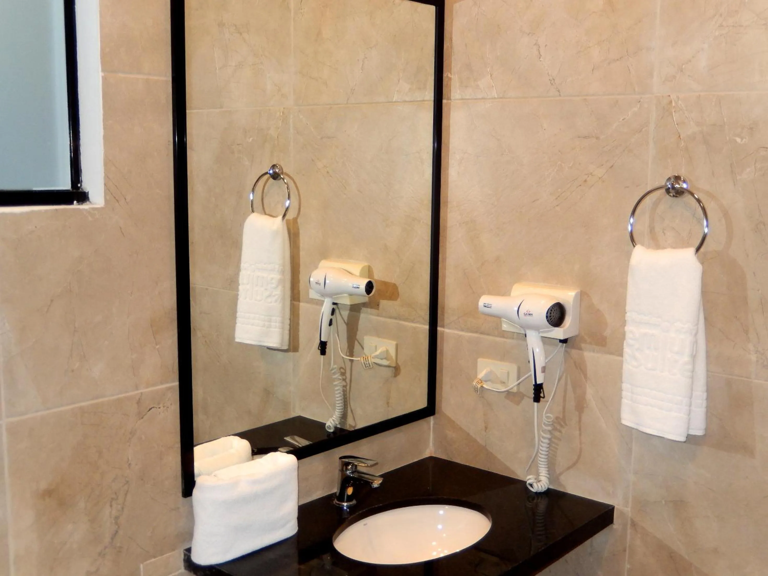 Toilet in Premium Suites Deluxe Aparthotel Equipetrol