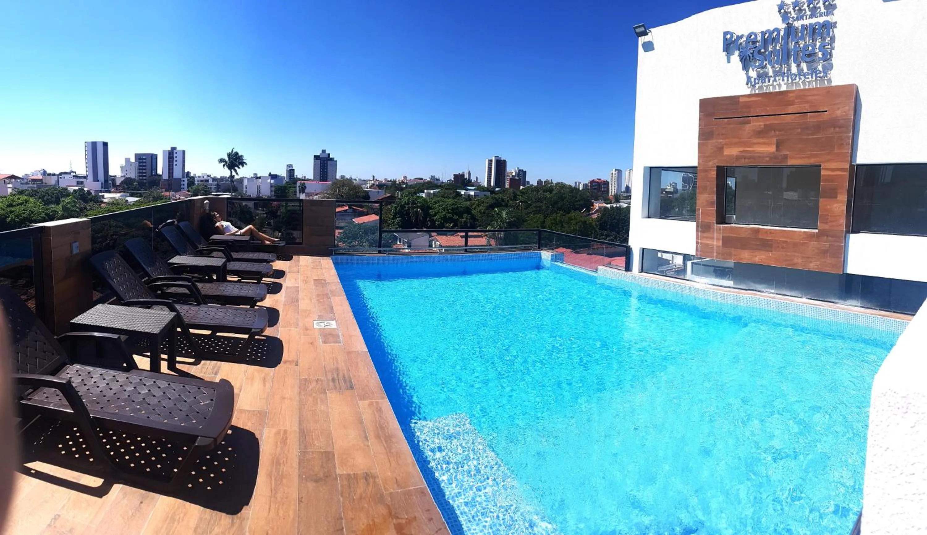 Property building in Premium Suites Deluxe Aparthotel Equipetrol