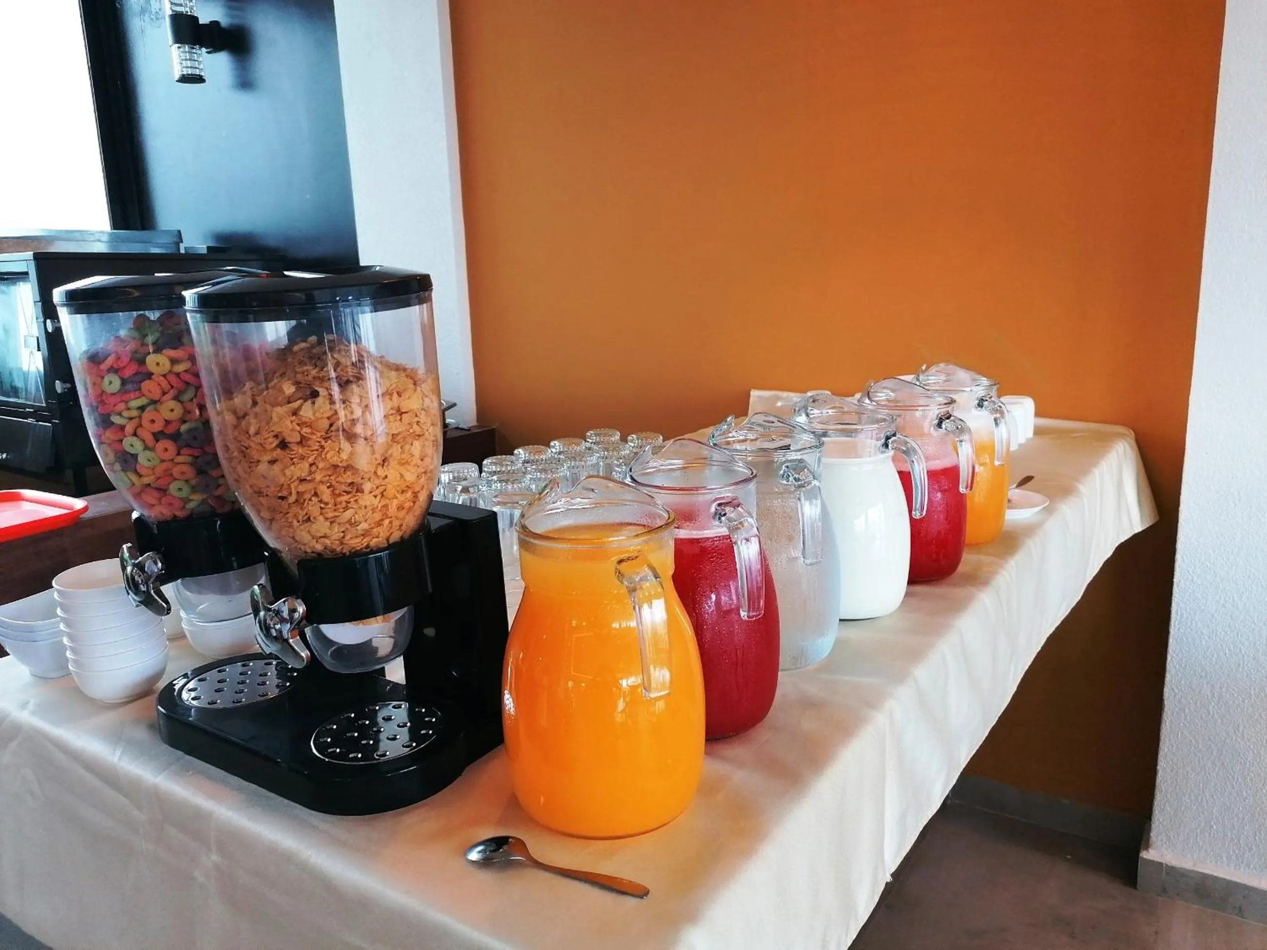 Restaurant/places to eat in Premium Suites Deluxe Aparthotel Equipetrol