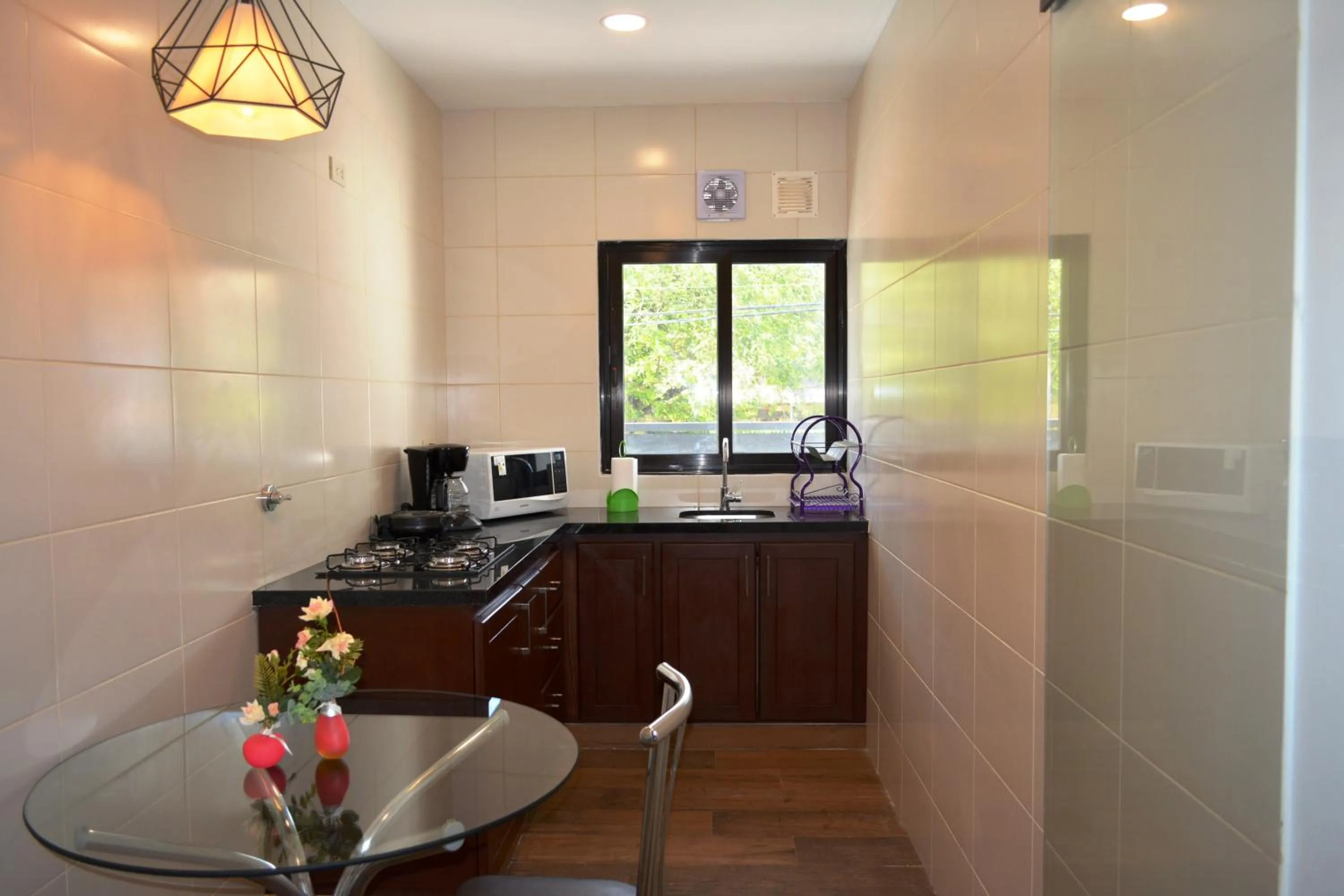 Coffee/tea facilities in Premium Suites Deluxe Aparthotel Equipetrol