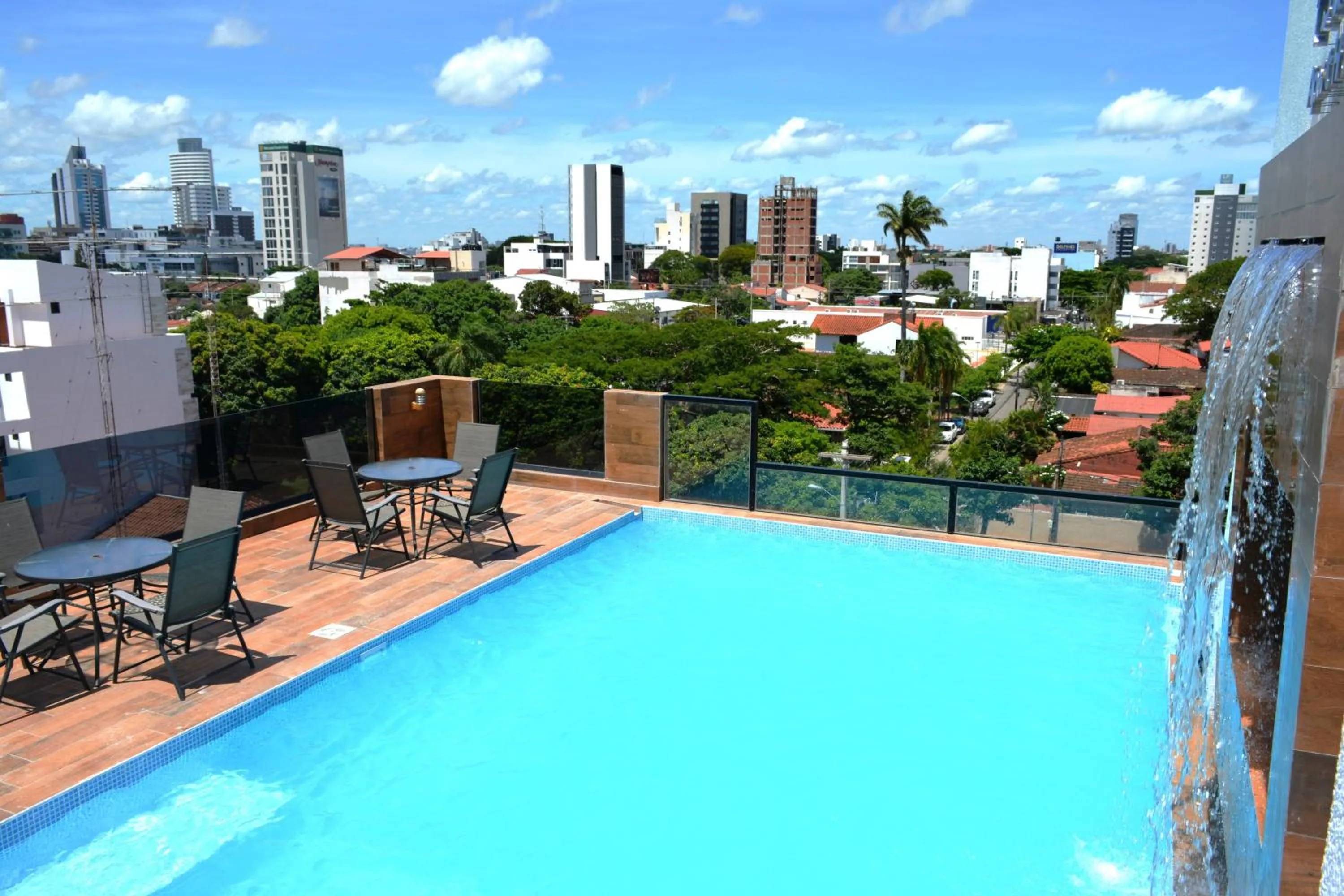 Property building in Premium Suites Deluxe Aparthotel Equipetrol