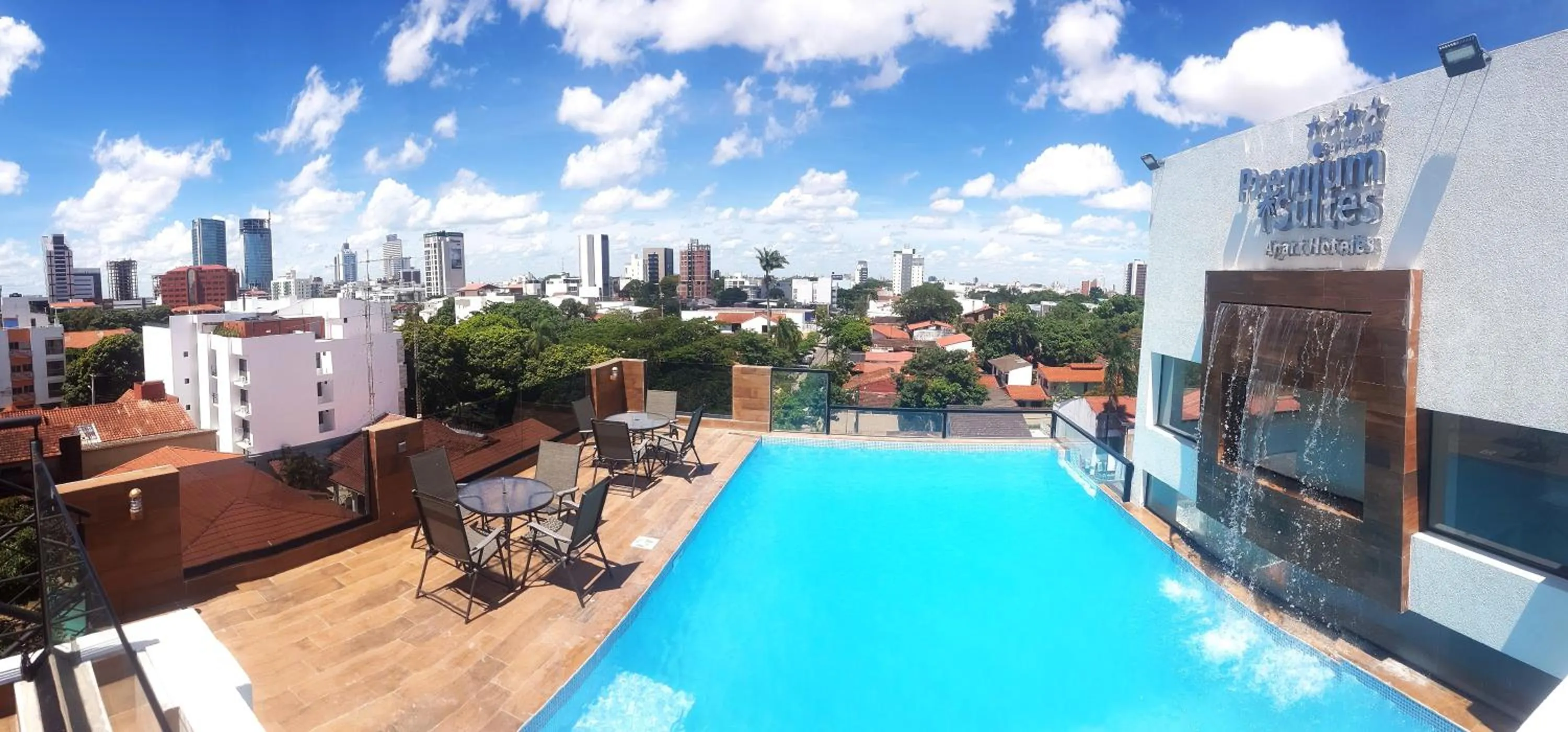 Property building in Premium Suites Deluxe Aparthotel Equipetrol