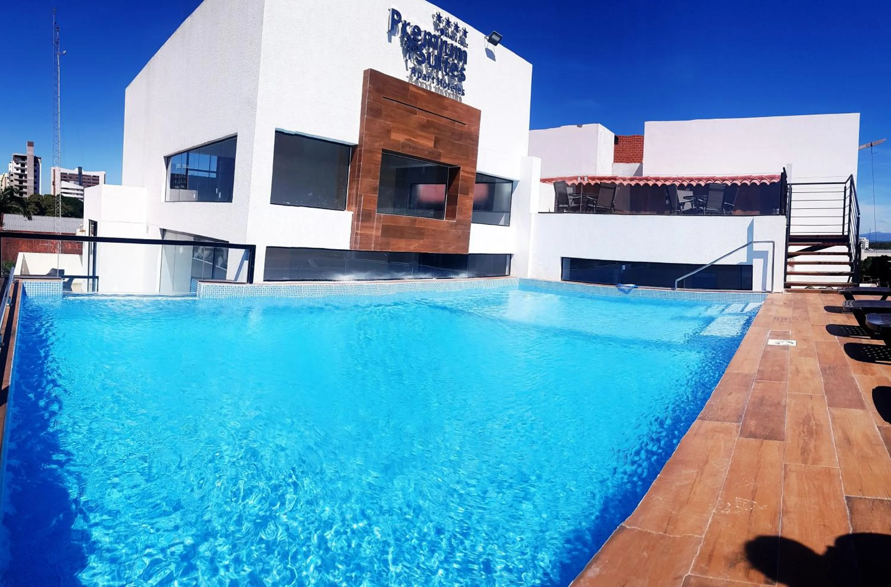 Property building in Premium Suites Deluxe Aparthotel Equipetrol