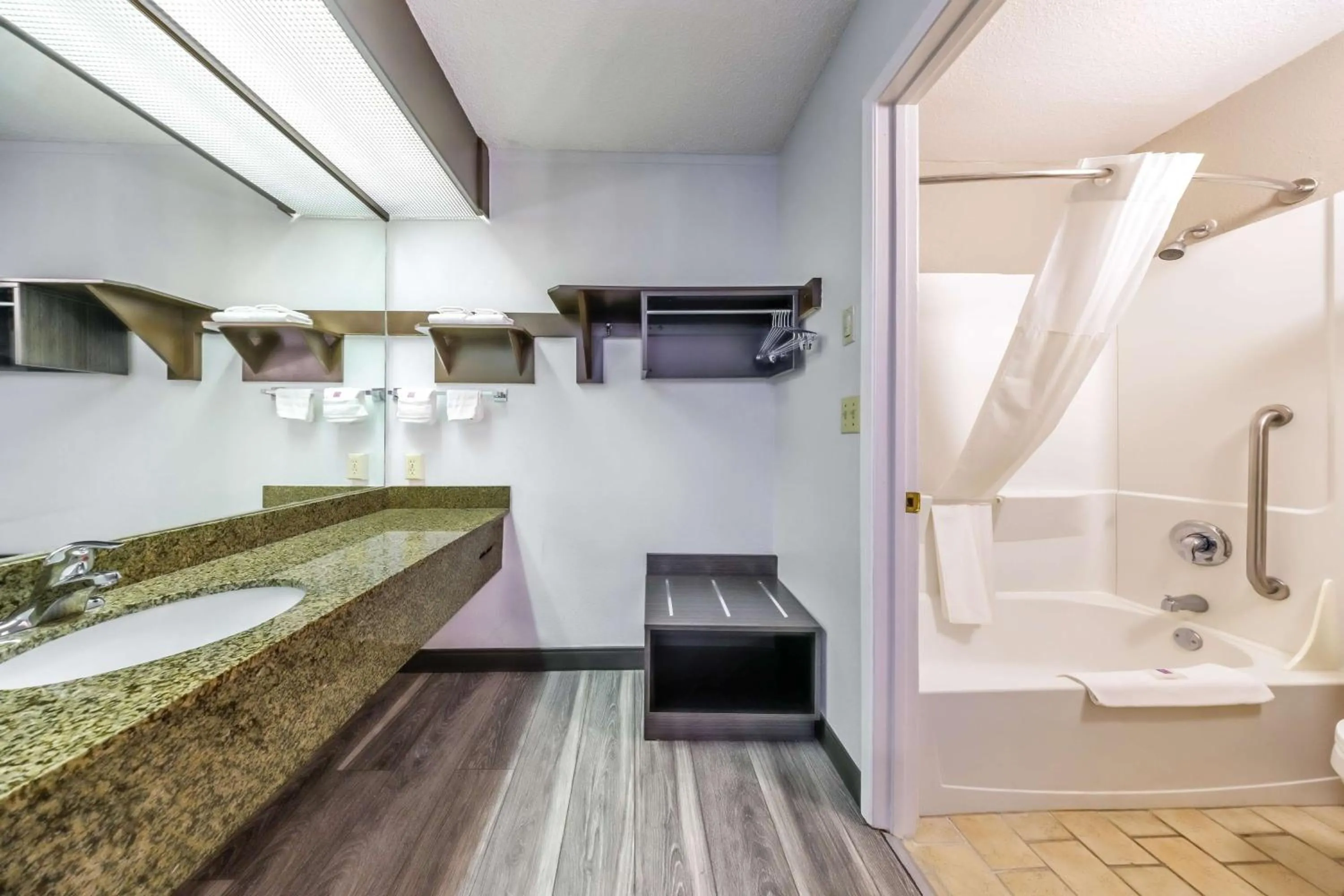 Bathroom in Motel 6 Portland OR Southeast