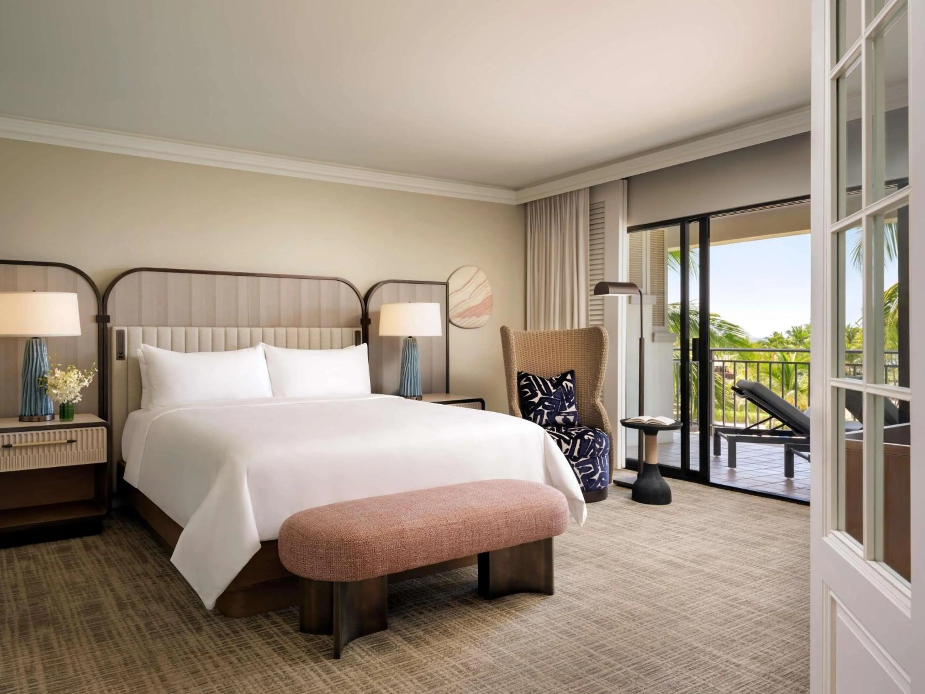 Bedroom, Bed in Fairmont Orchid