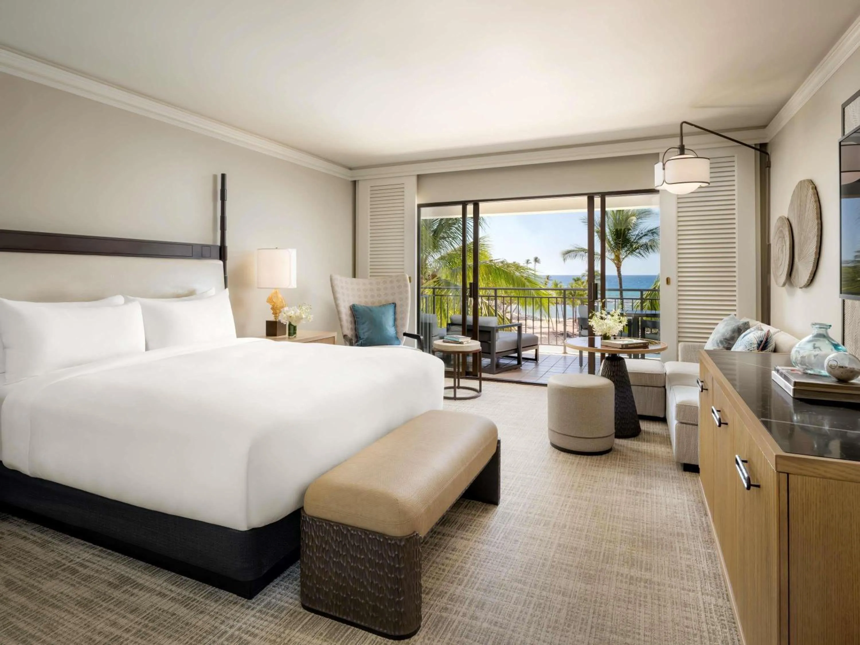 Bedroom, Bed in Fairmont Orchid