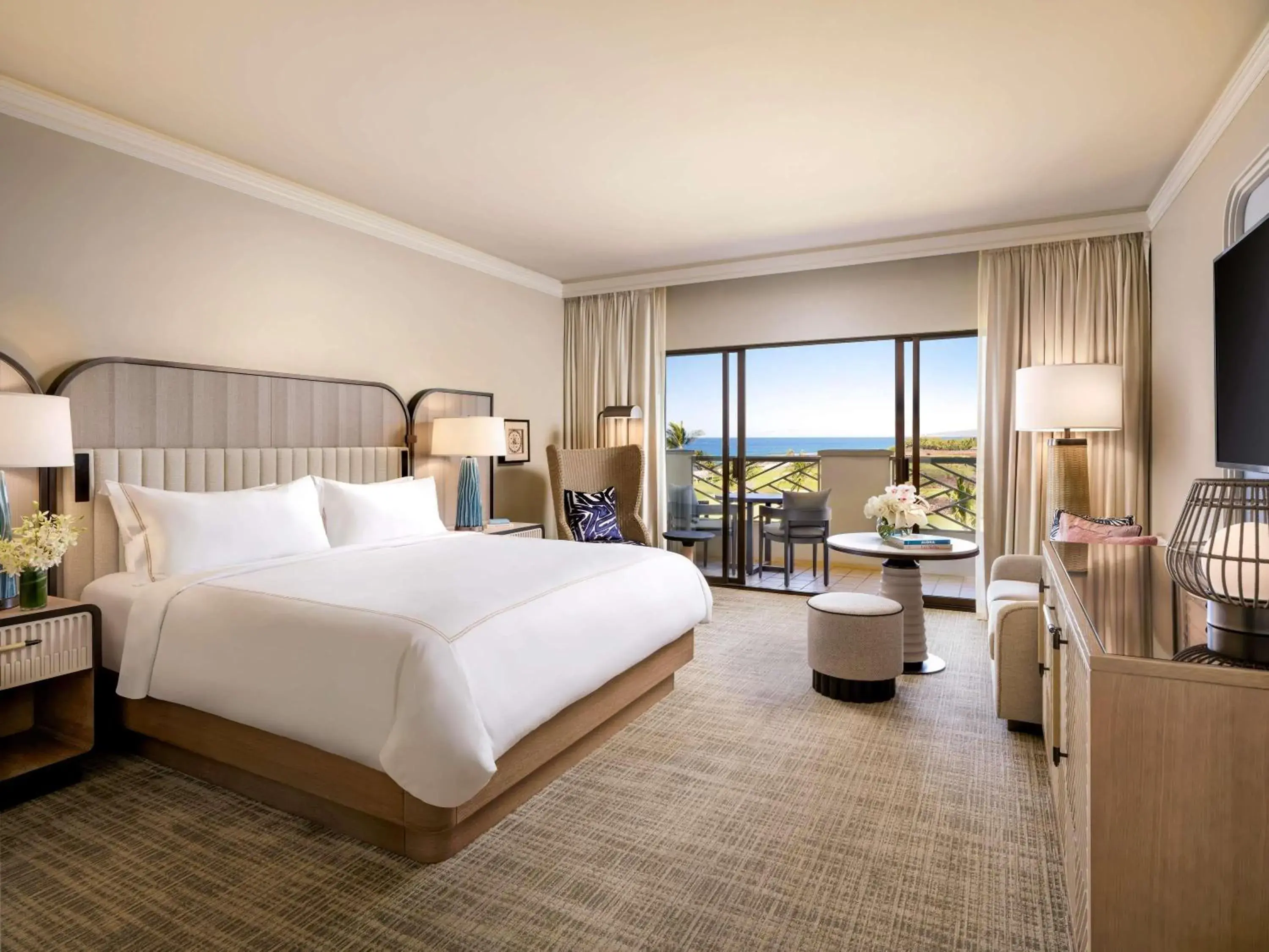 Fairmont Gold Deluxe Ocean View King Room with Roll-In Shower - Mobility/Hearing Accessible in Fairmont Orchid Fairmont Gold Deluxe Ocean View King Room with Roll-In Shower - Mobility/Hearing Accessible in Fairmont Orchid