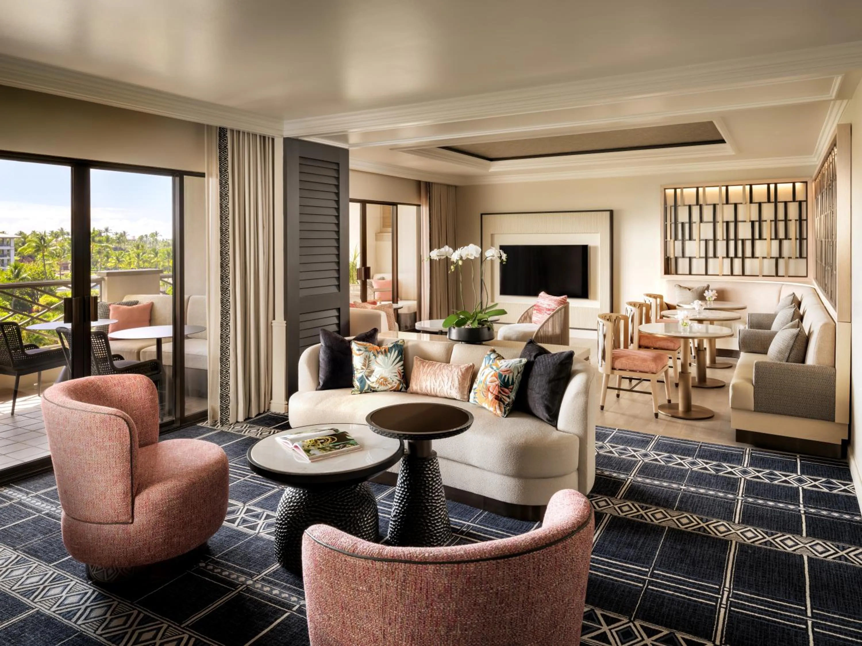 Seating area in Fairmont Orchid