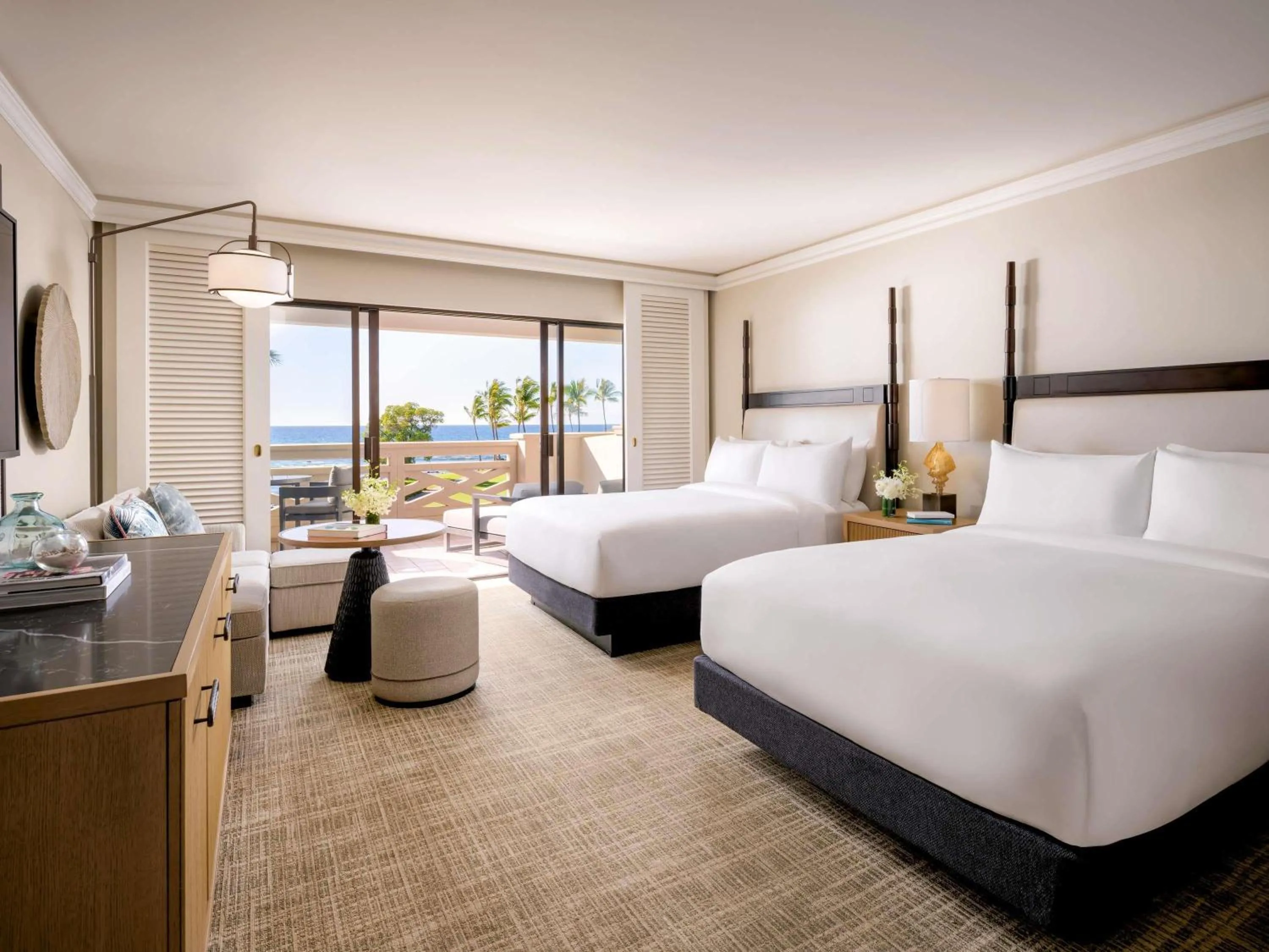 Bedroom, Bed in Fairmont Orchid