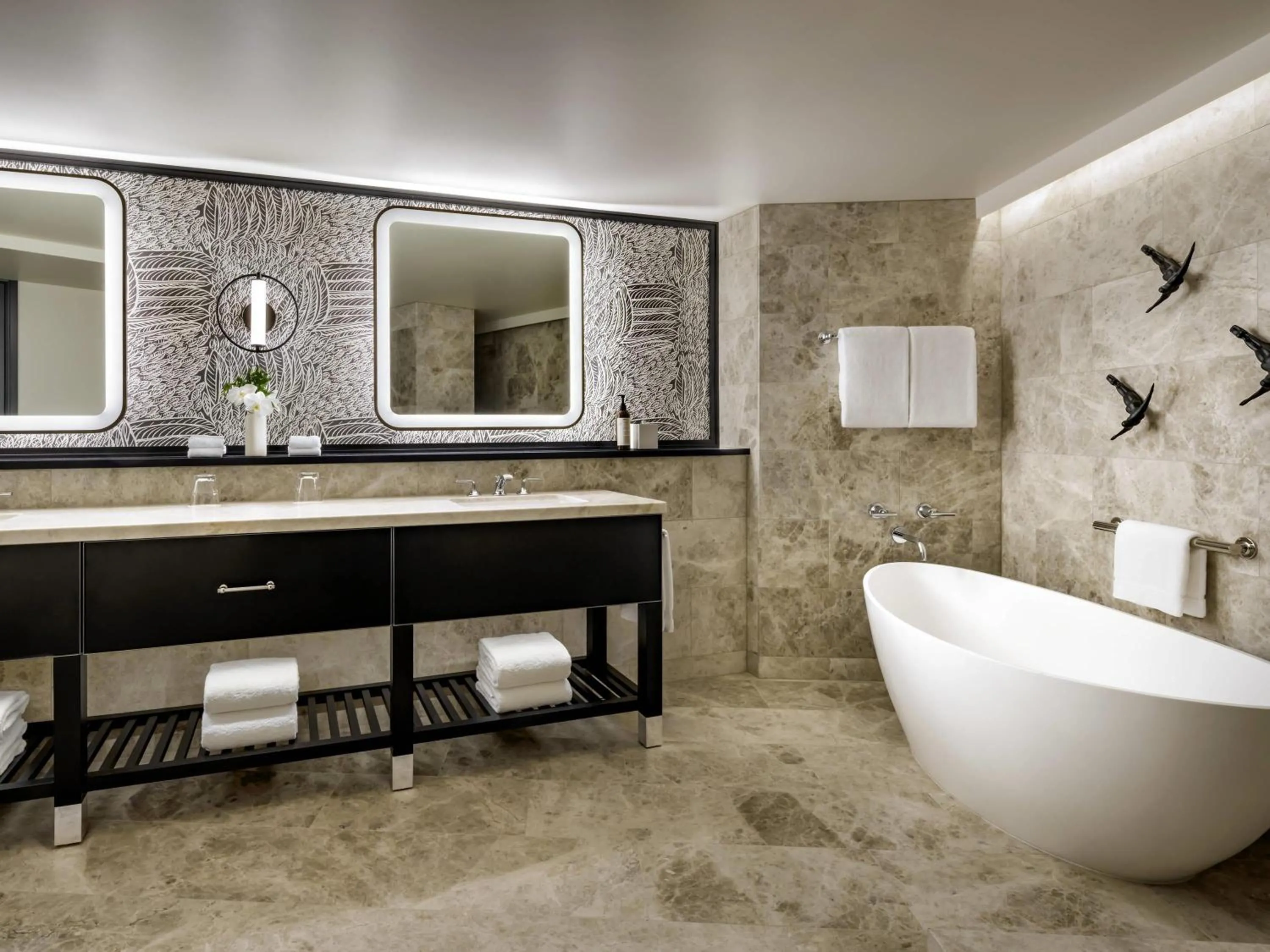 Bedroom in Fairmont Kea Lani, Maui