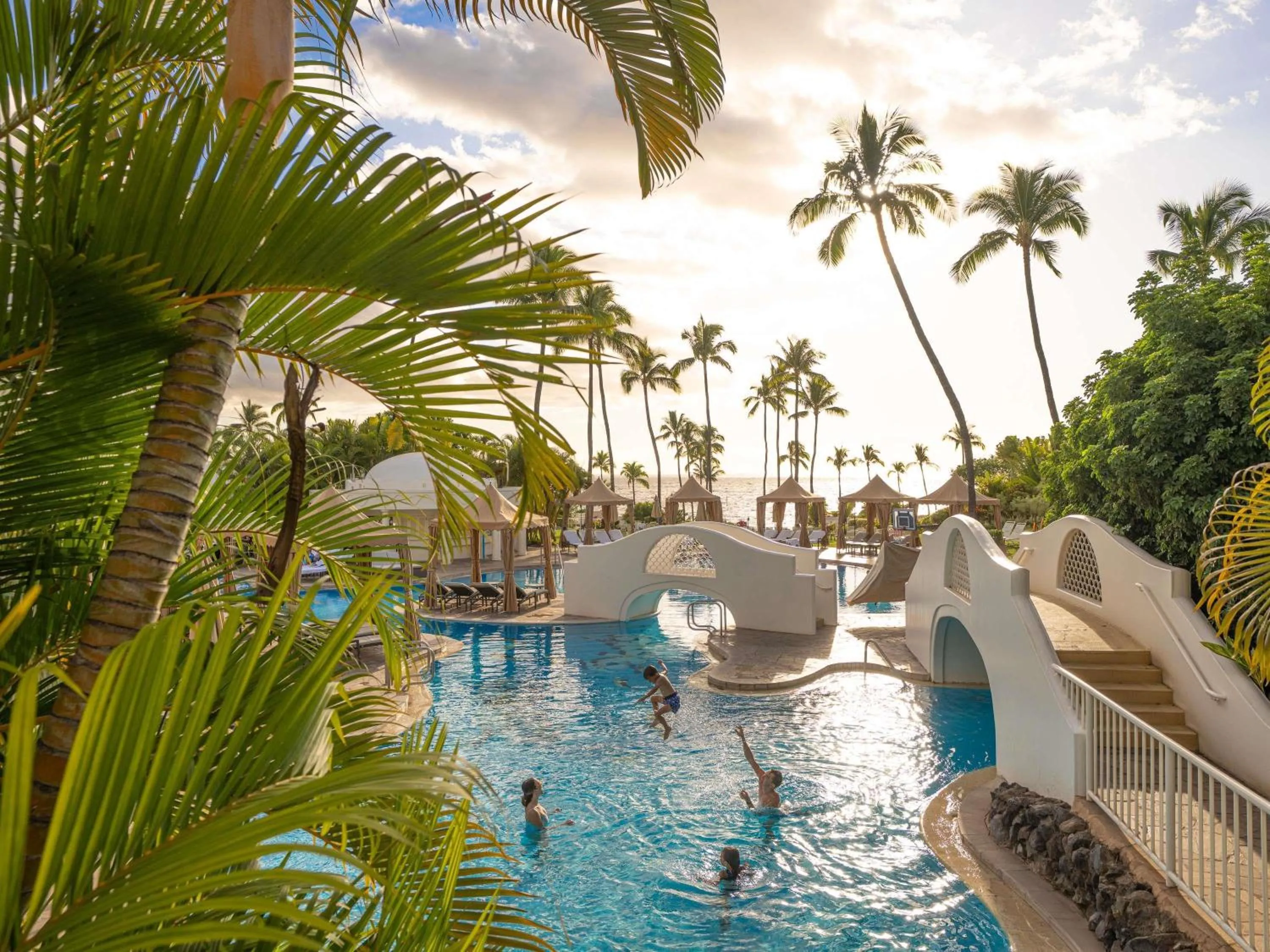 Bedroom in Fairmont Kea Lani, Maui