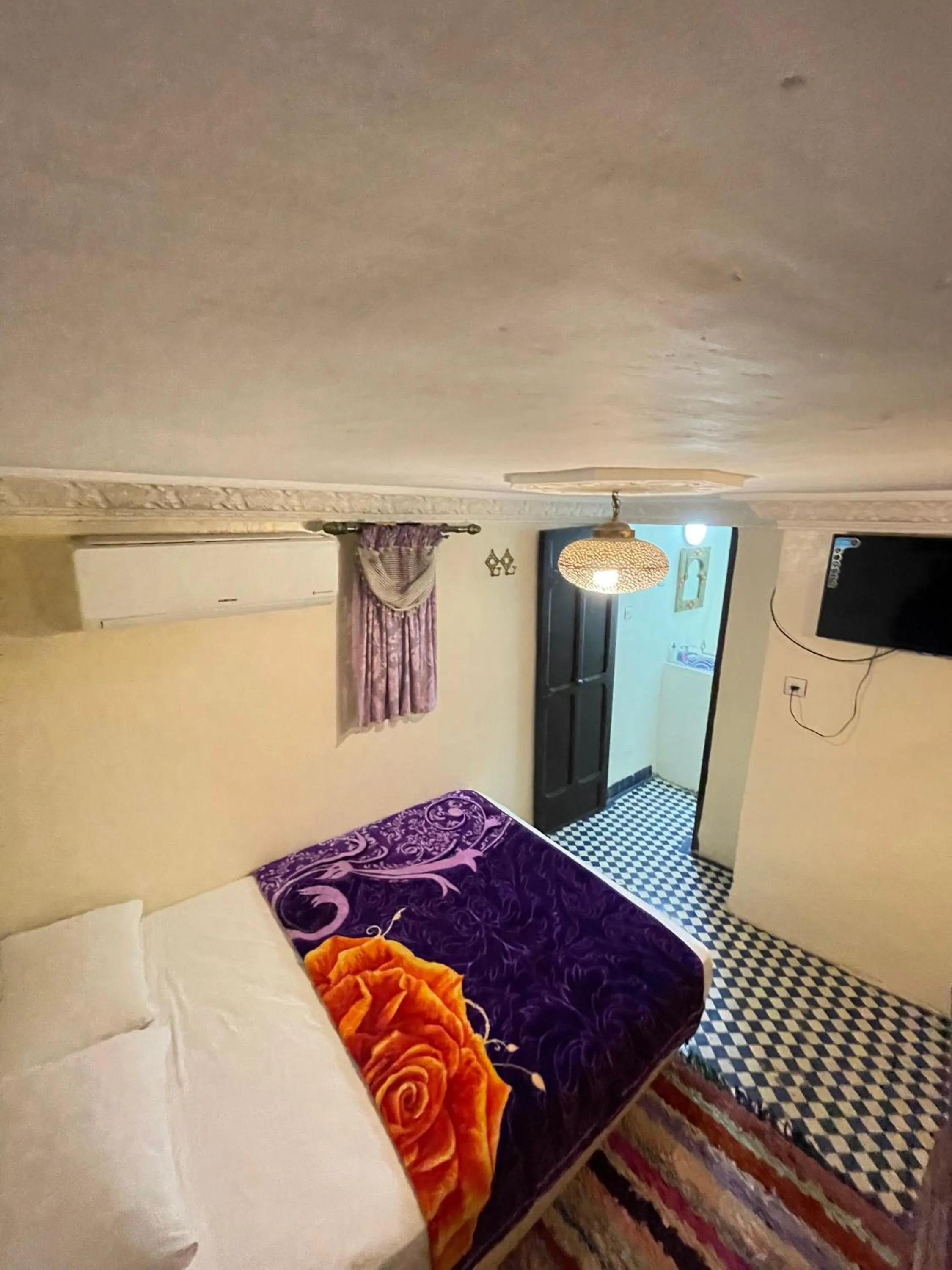 Photo of the whole room, Bed in Dar Atlantic