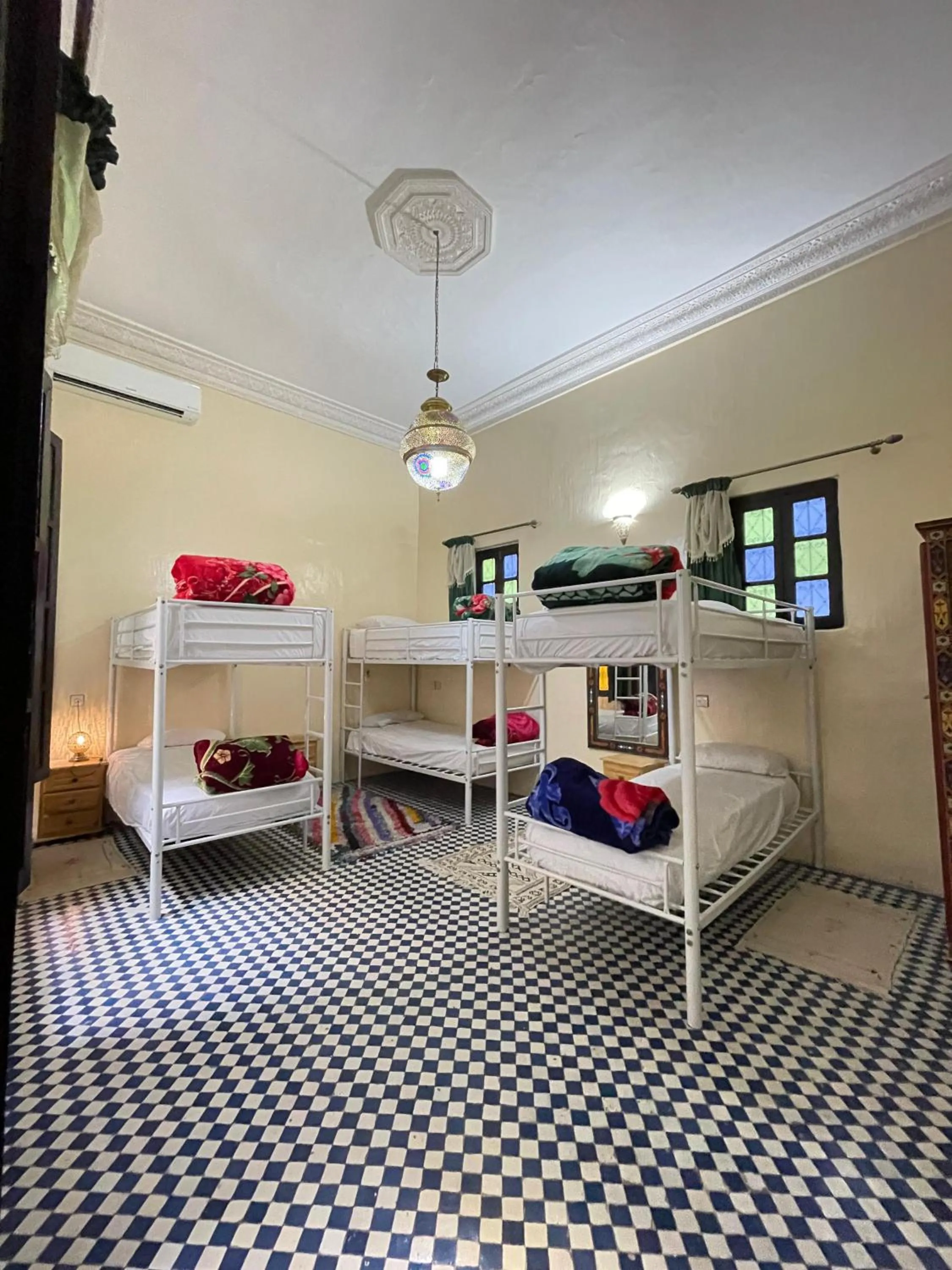 bunk bed, Bed in Dar Atlantic