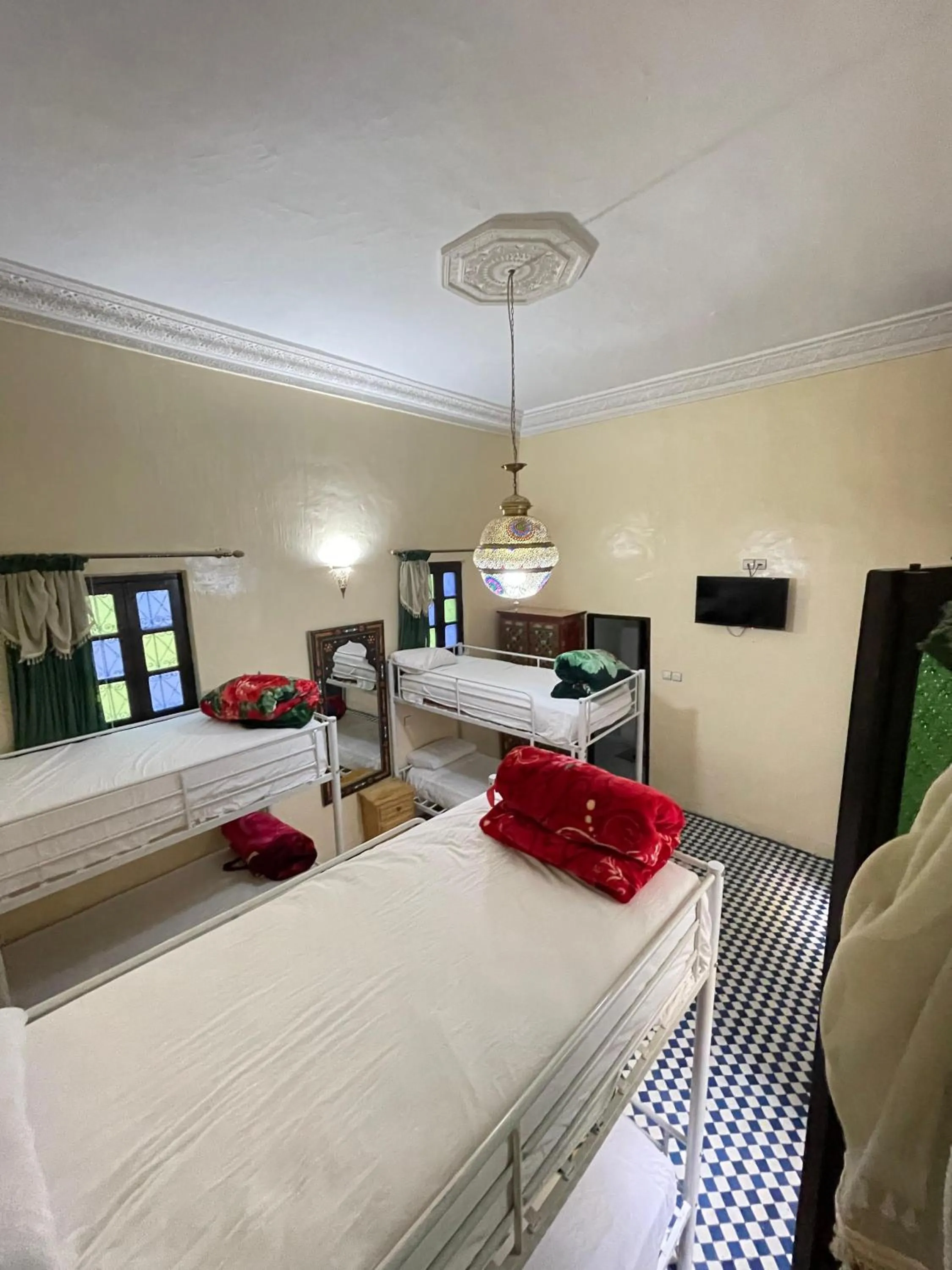 bunk bed, Bed in Dar Atlantic