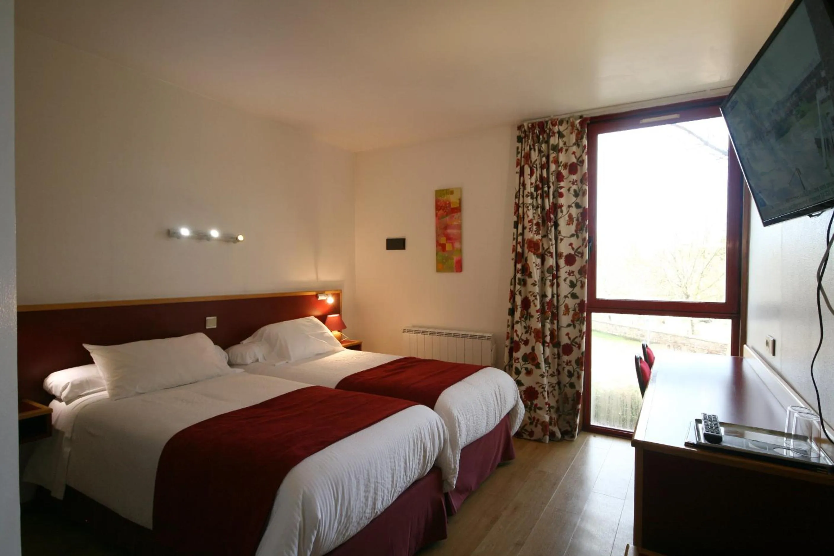 Bedroom, Bed in Logis Auberge La Diege