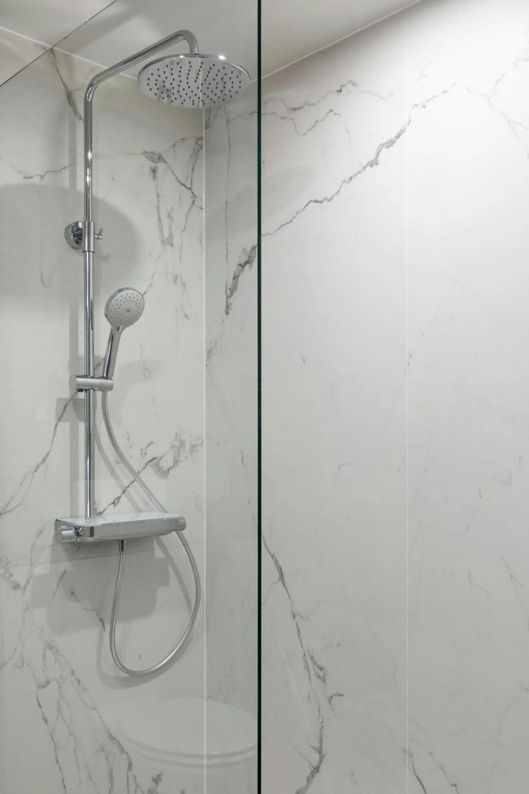 Bathroom in Paris Marriott Charles de Gaulle Airport Hotel