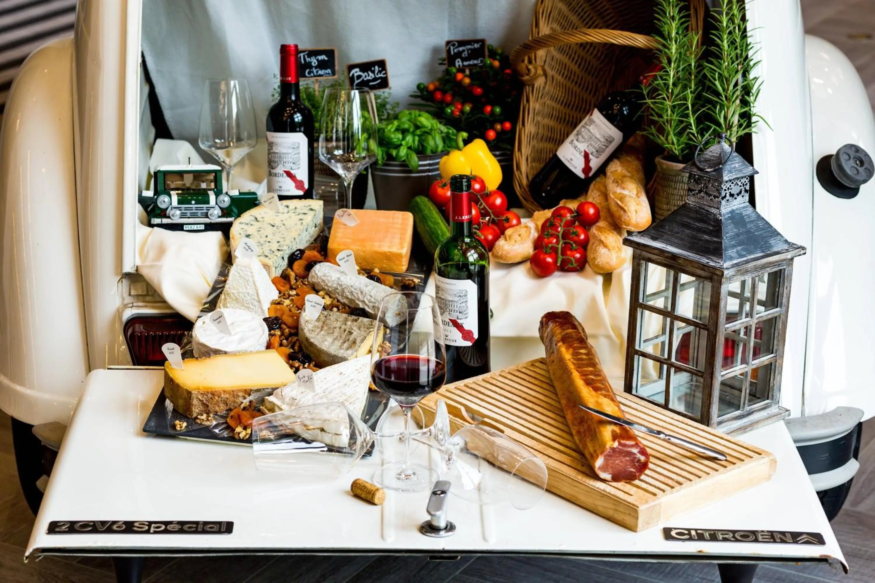 Meeting/conference room in Paris Marriott Charles de Gaulle Airport Hotel