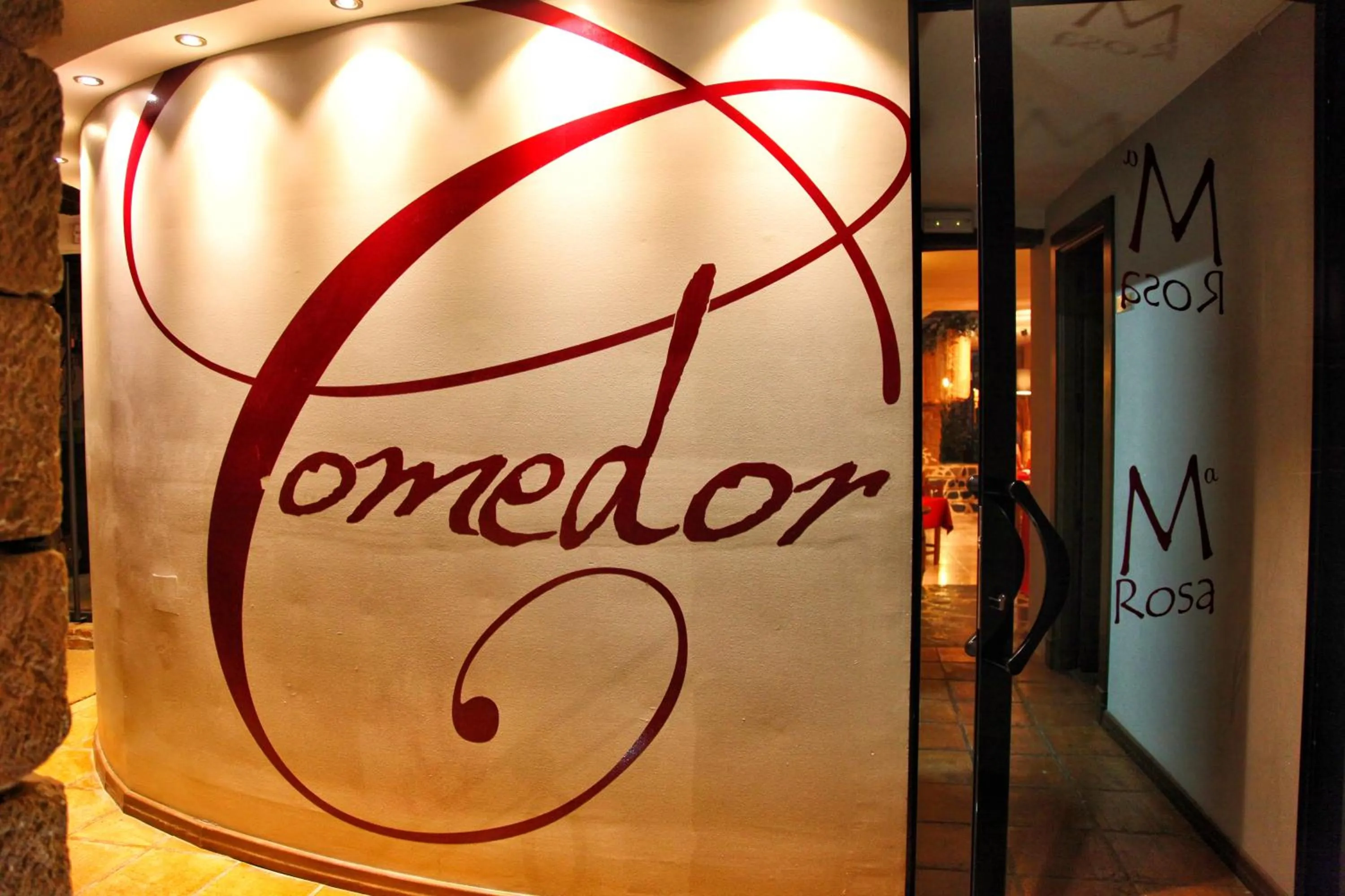 Restaurant/places to eat in Palacete Maria Rosa