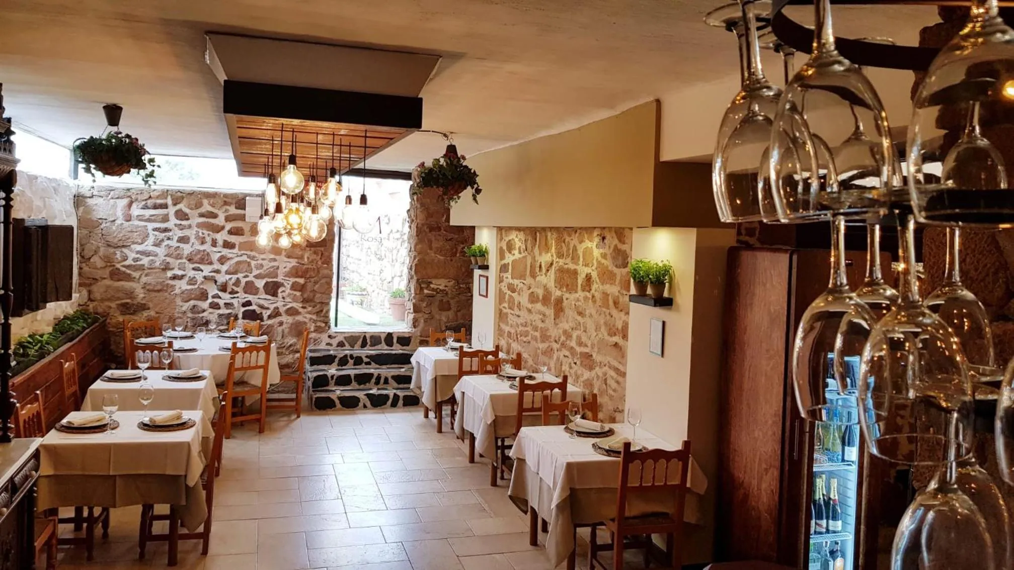 Restaurant/places to eat in Palacete Maria Rosa