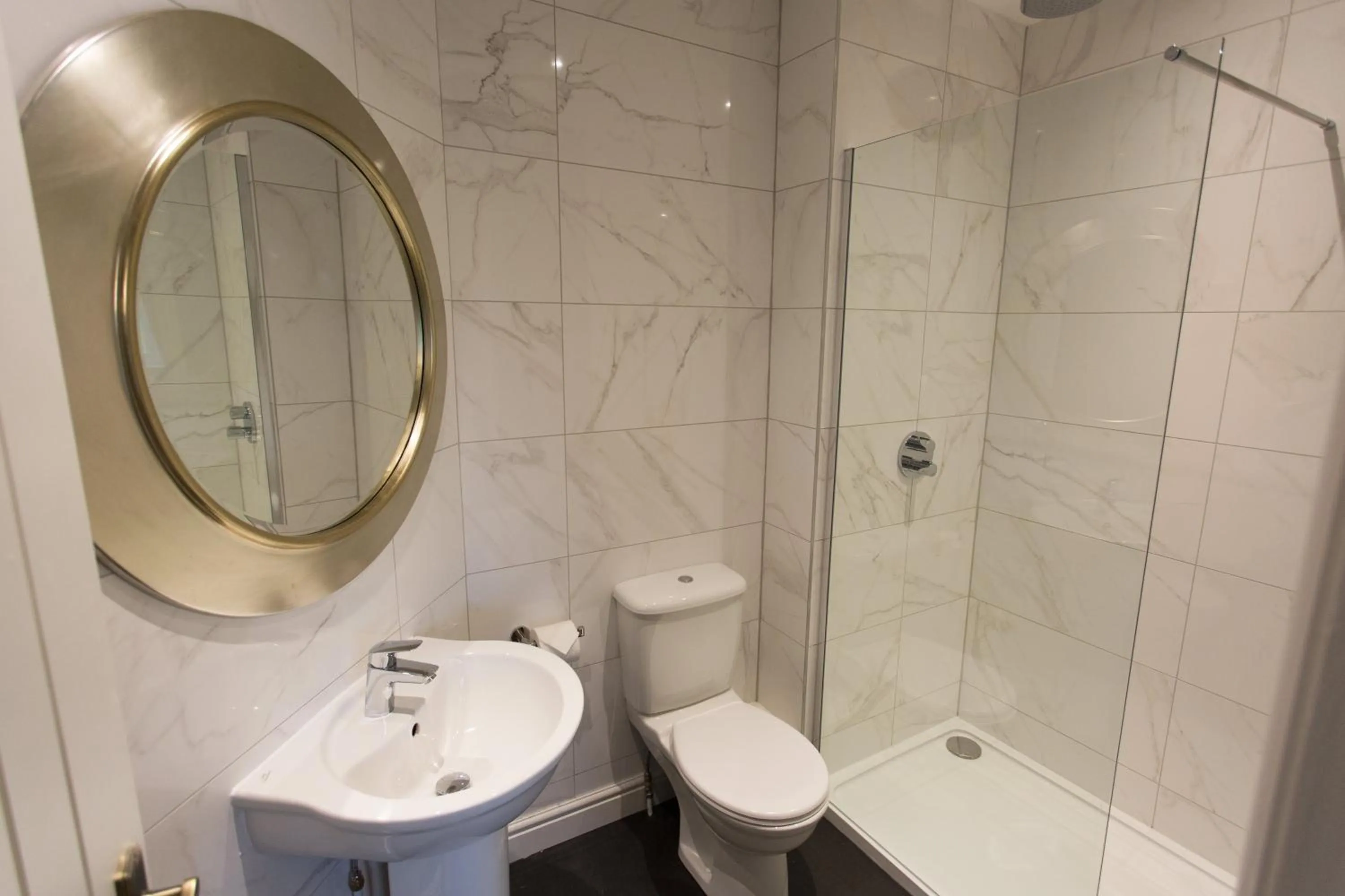 Bathroom in The Dog in Over Peover