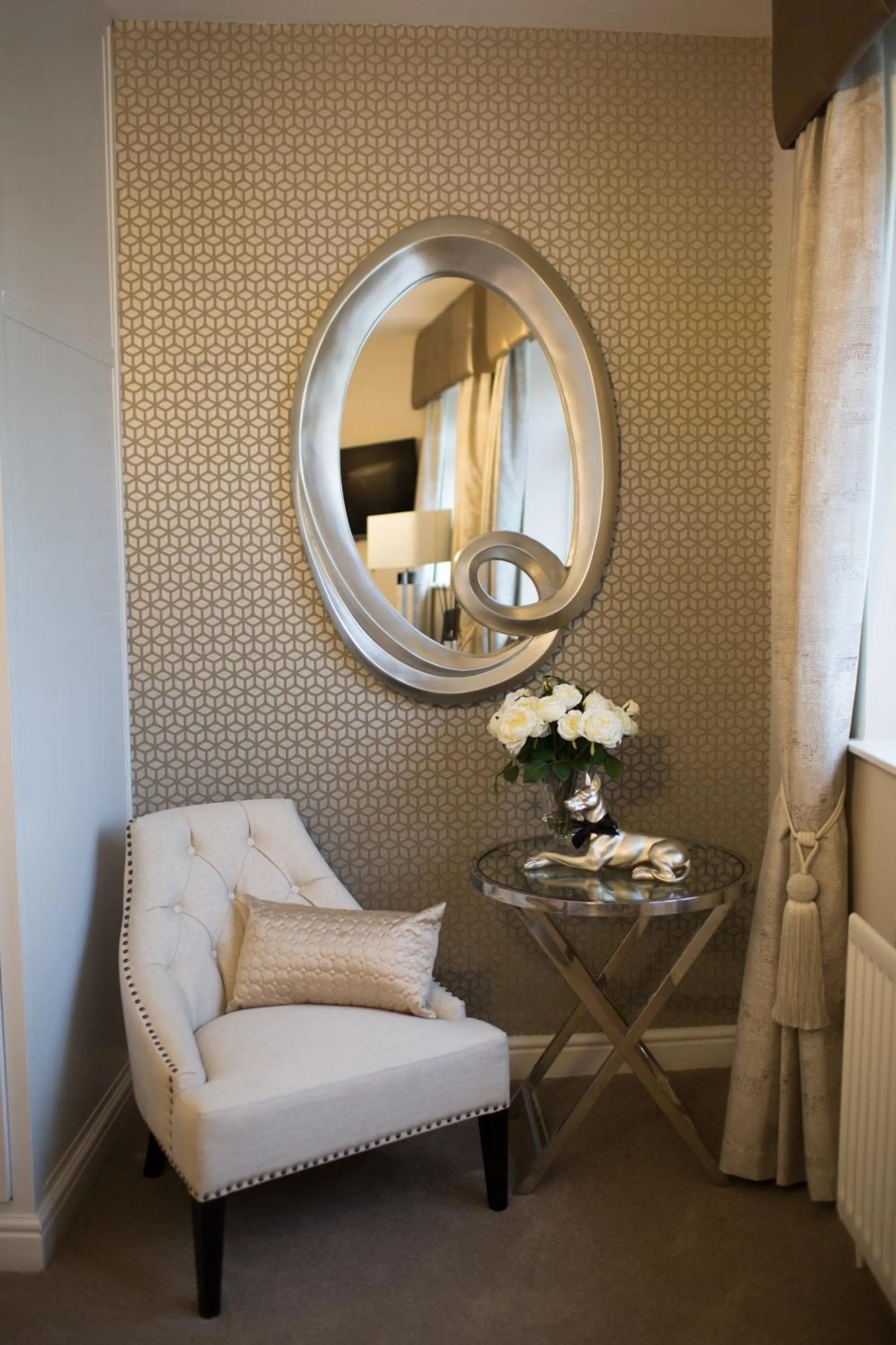 Bedroom in The Dog in Over Peover