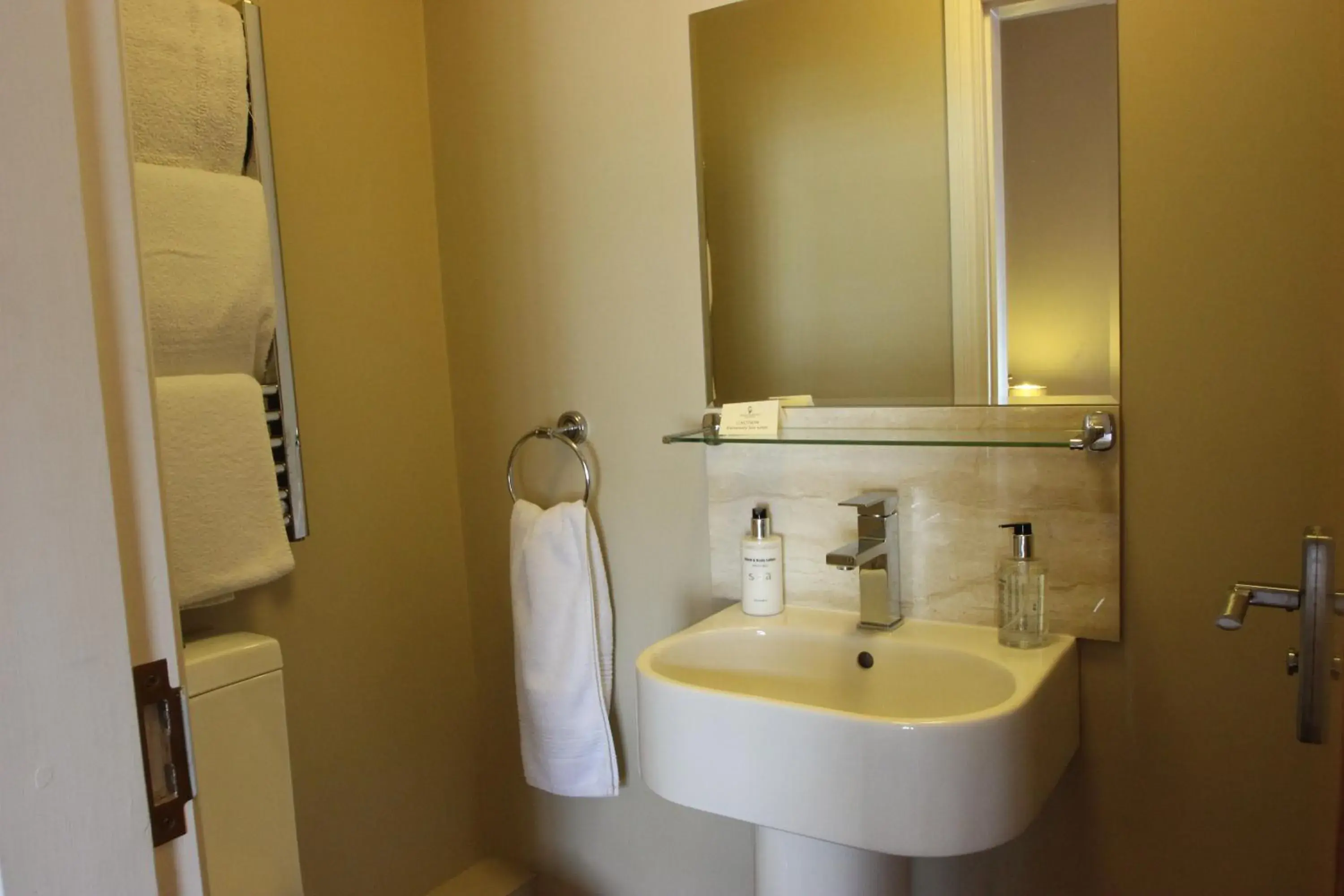 Double Room in The Badger Inn Double Room in The Badger Inn