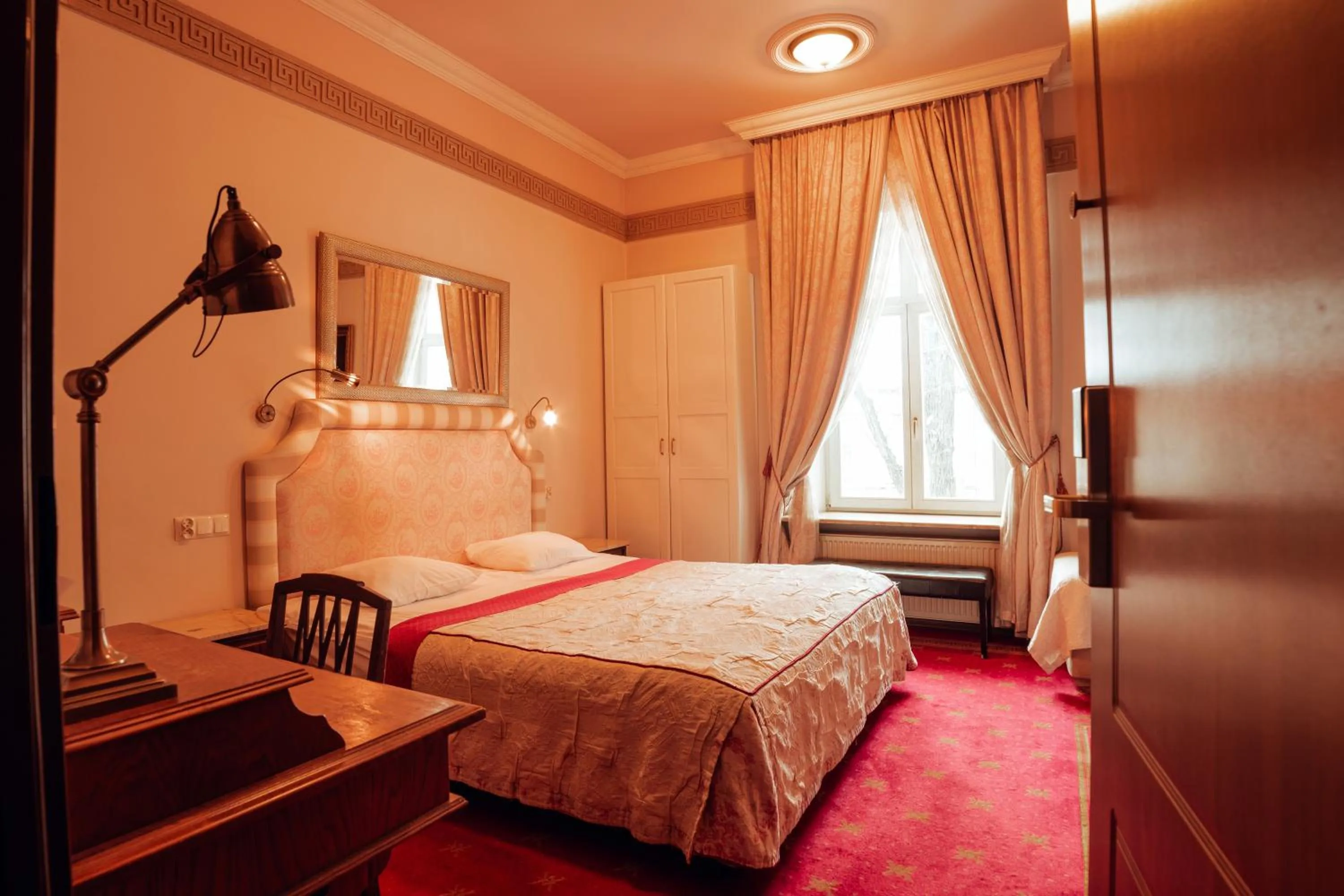 Bed in Hotel Ambasada Bolesławiec