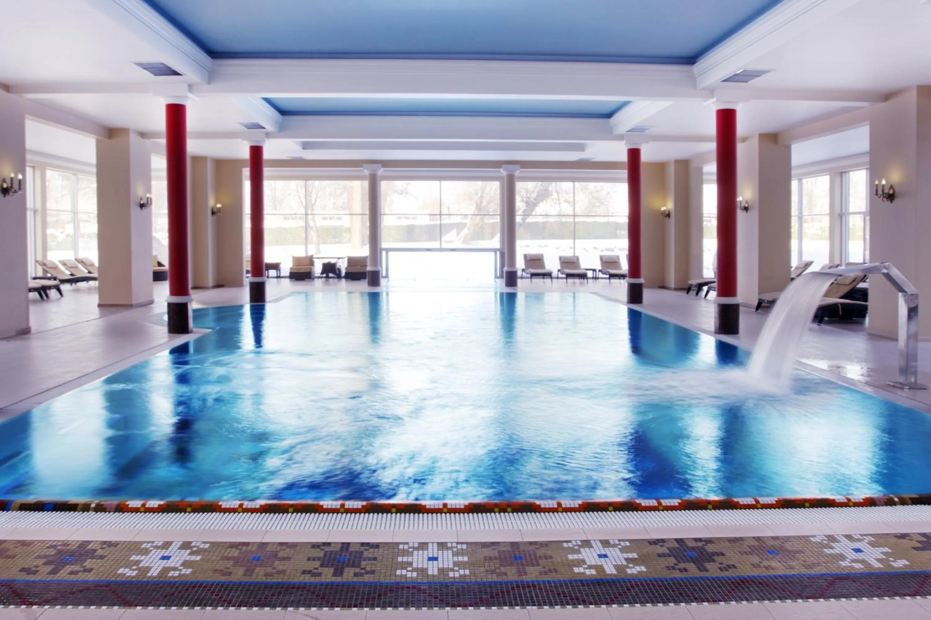 Swimming pool in Pałac Żelechów Spa & Wellness
