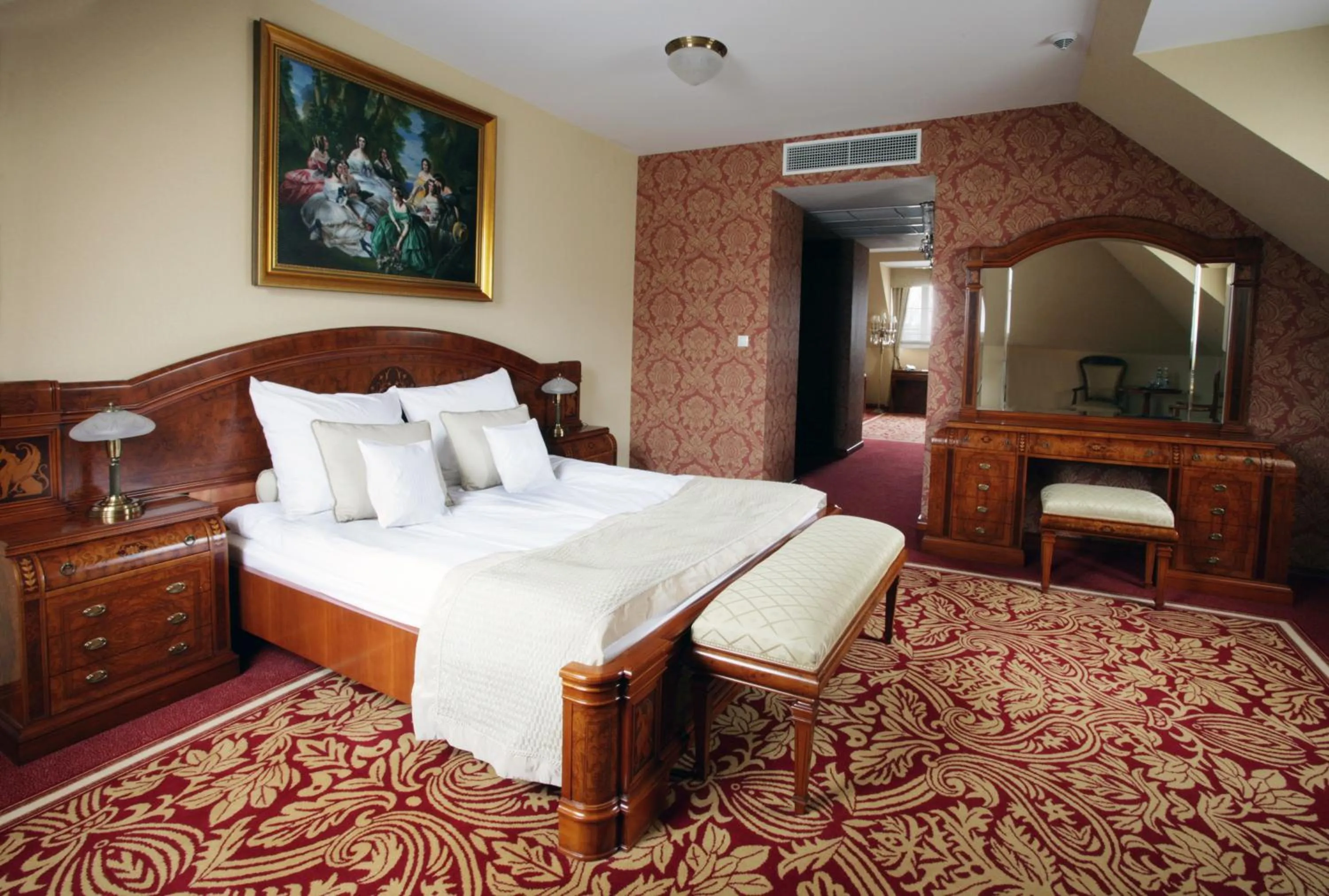 Photo of the whole room, Bed in Pałac Żelechów Spa & Wellness