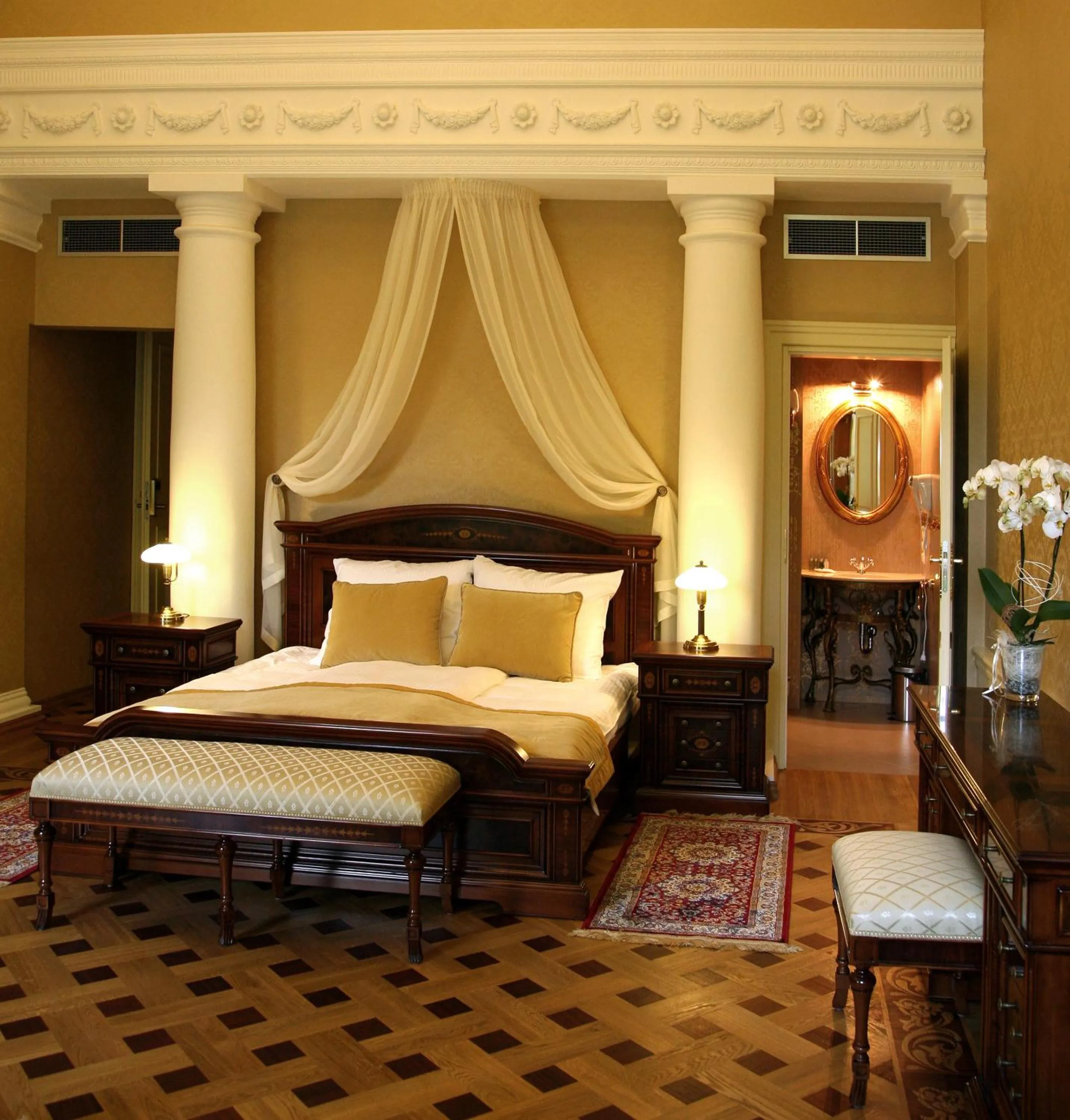 Photo of the whole room, Bed in Pałac Żelechów Spa & Wellness