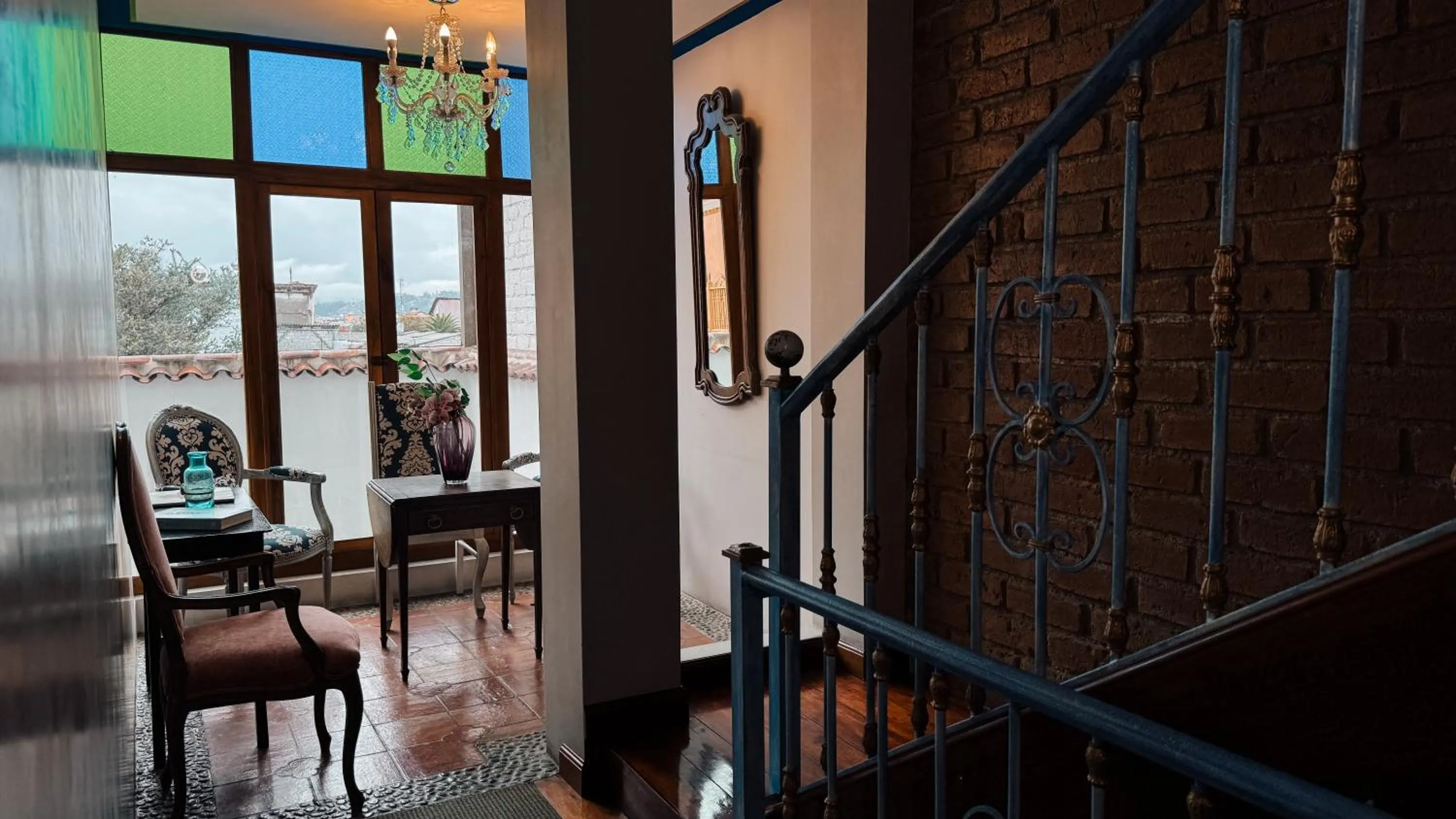 Living room in Hotel Azul de la Plaza by Chat Noir