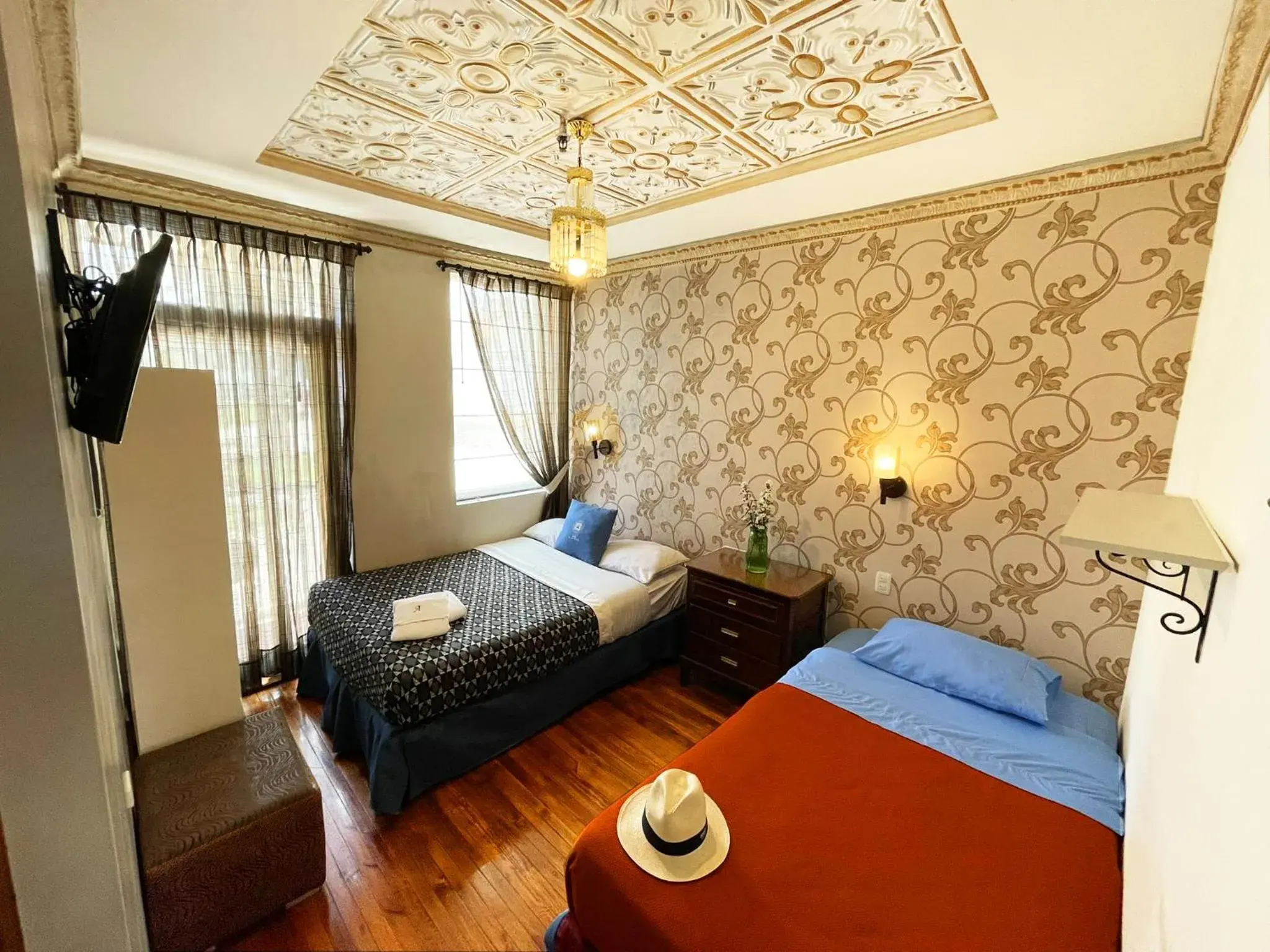 Twin Room - single occupancy in Hotel Azul de la Plaza by Chat Noir Twin Room - single occupancy in Hotel Azul de la Plaza by Chat Noir