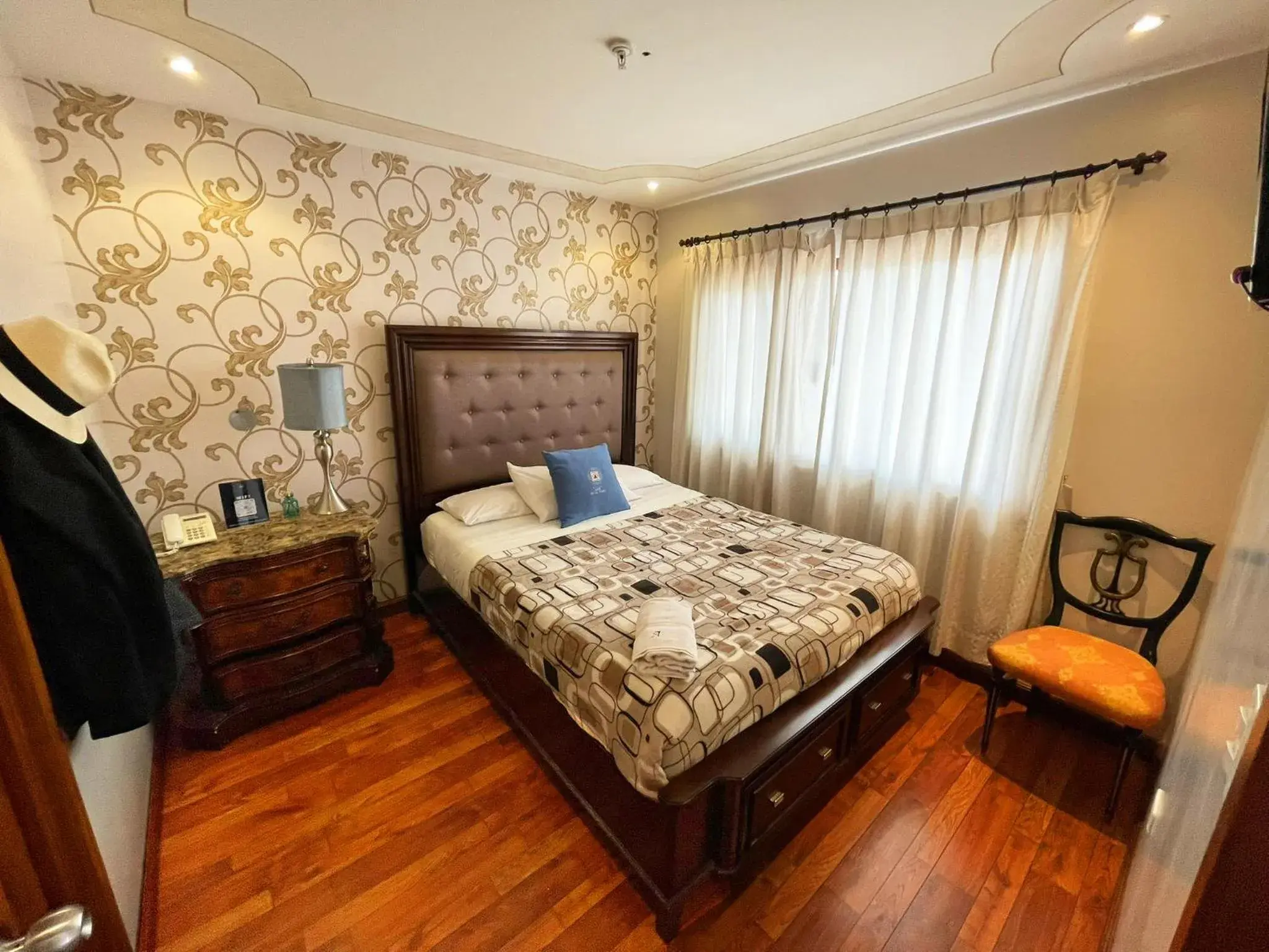 Economy Double Room in Hotel Azul de la Plaza by Chat Noir Economy Double Room in Hotel Azul de la Plaza by Chat Noir