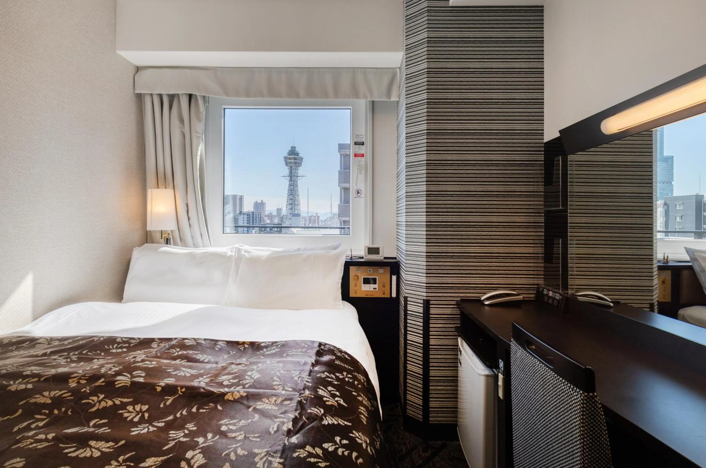 City view, Bed in APA Hotel Nambaminami Ebisucho Eki Shinsekai