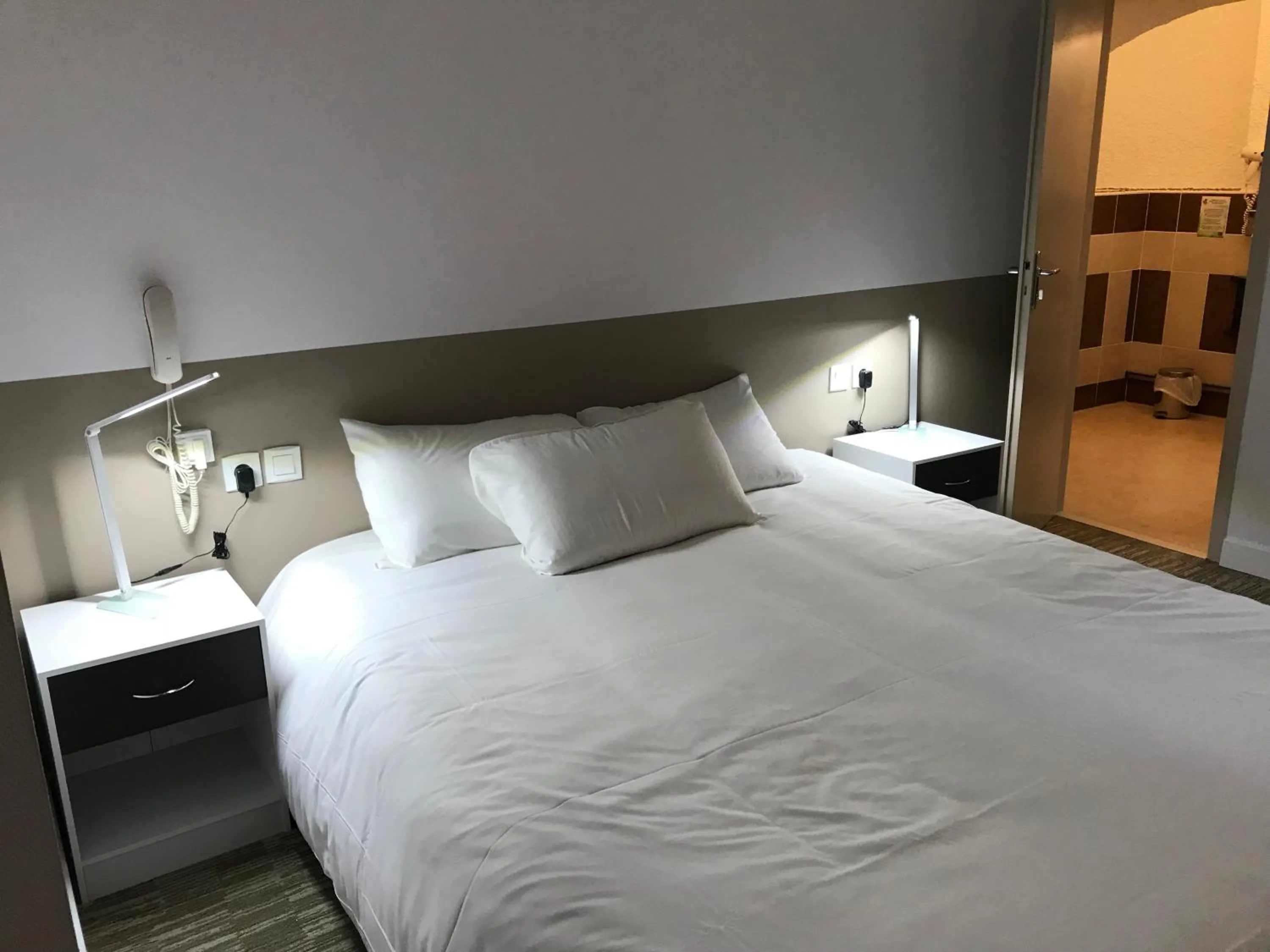 Bedroom, Bed in Hotel du Clocher