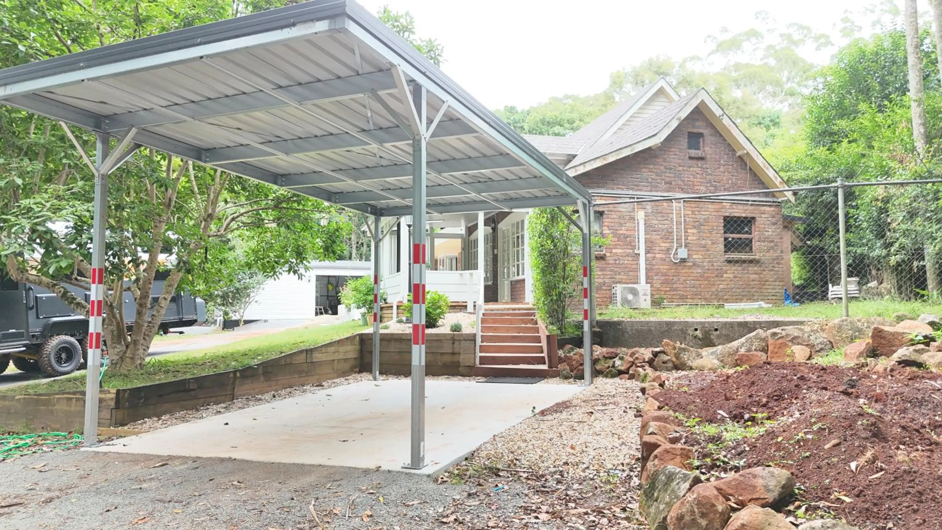 Parking in Curtis Falls Studio-Apartment