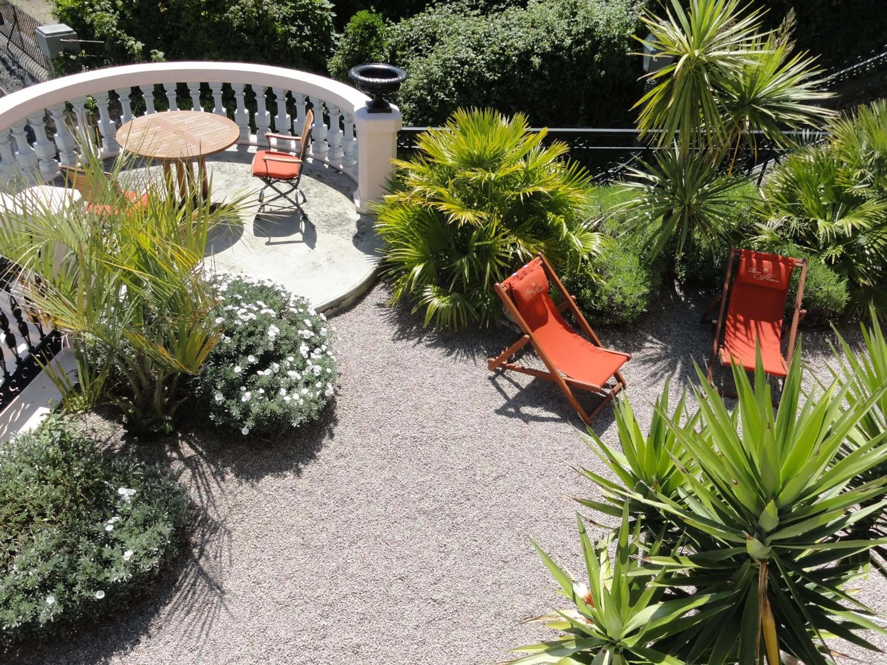 Garden in Hotel Villa Reine Hortense