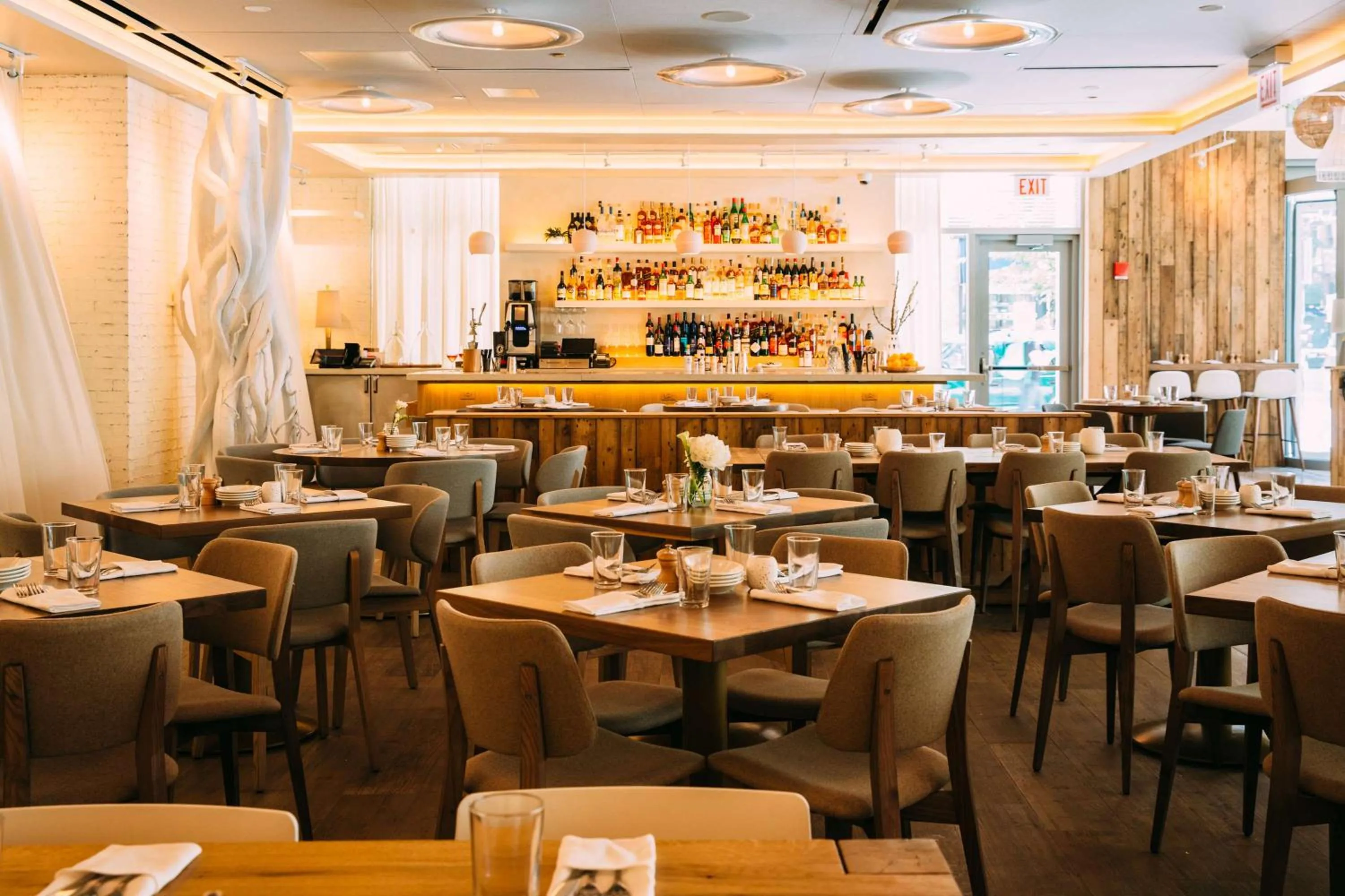 Restaurant/places to eat in Hyatt Place Chicago River North