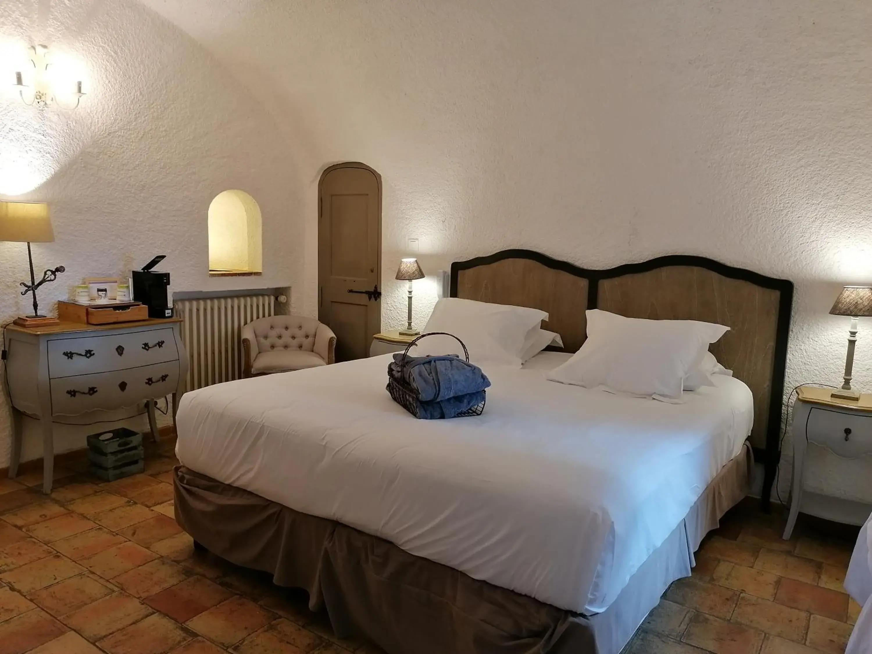 Superior Double Room in Garrigae Abbaye de Sainte Croix Superior Double Room in Garrigae Abbaye de Sainte Croix