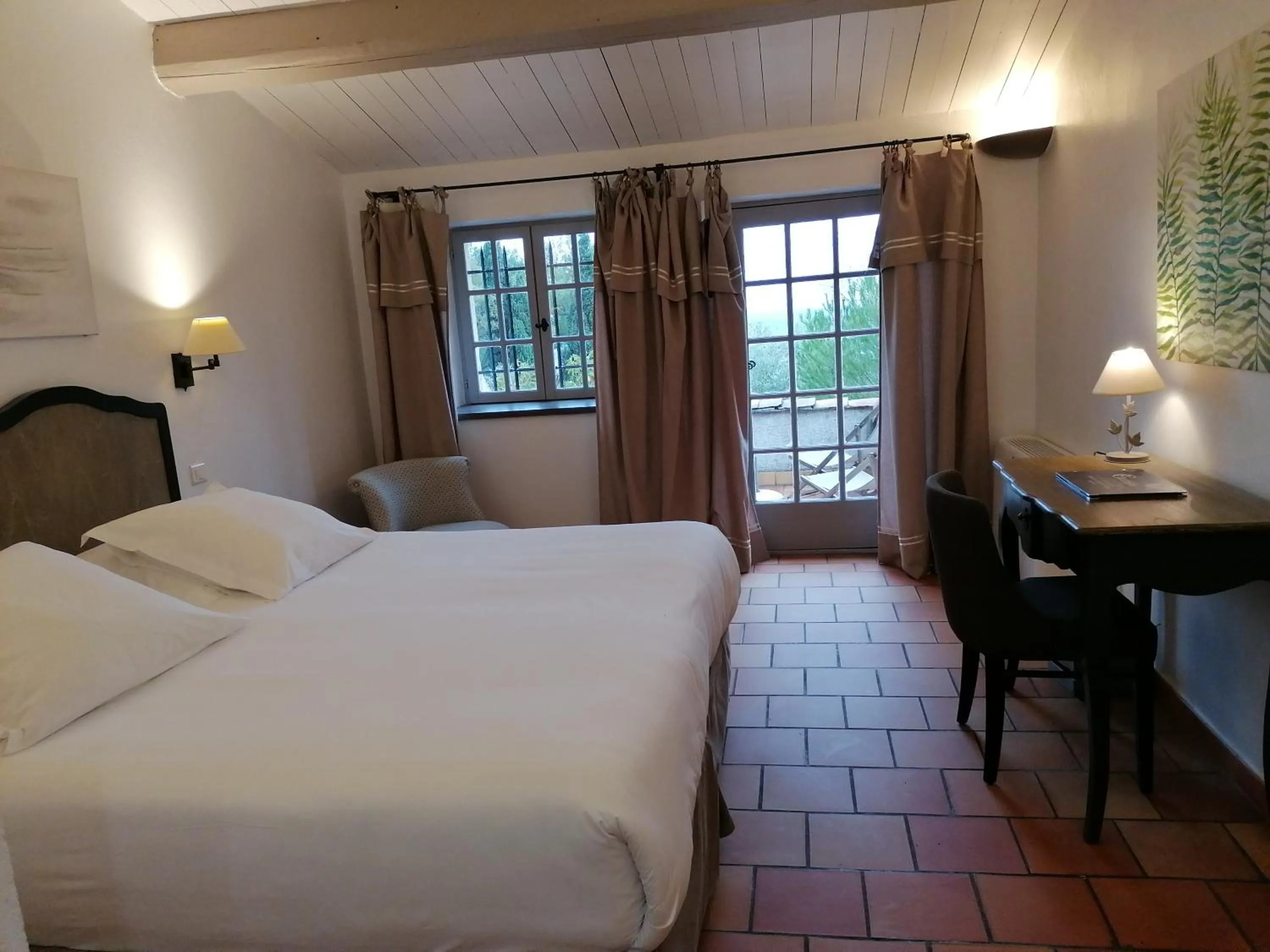 Bedroom, Bed in Garrigae Abbaye de Sainte Croix