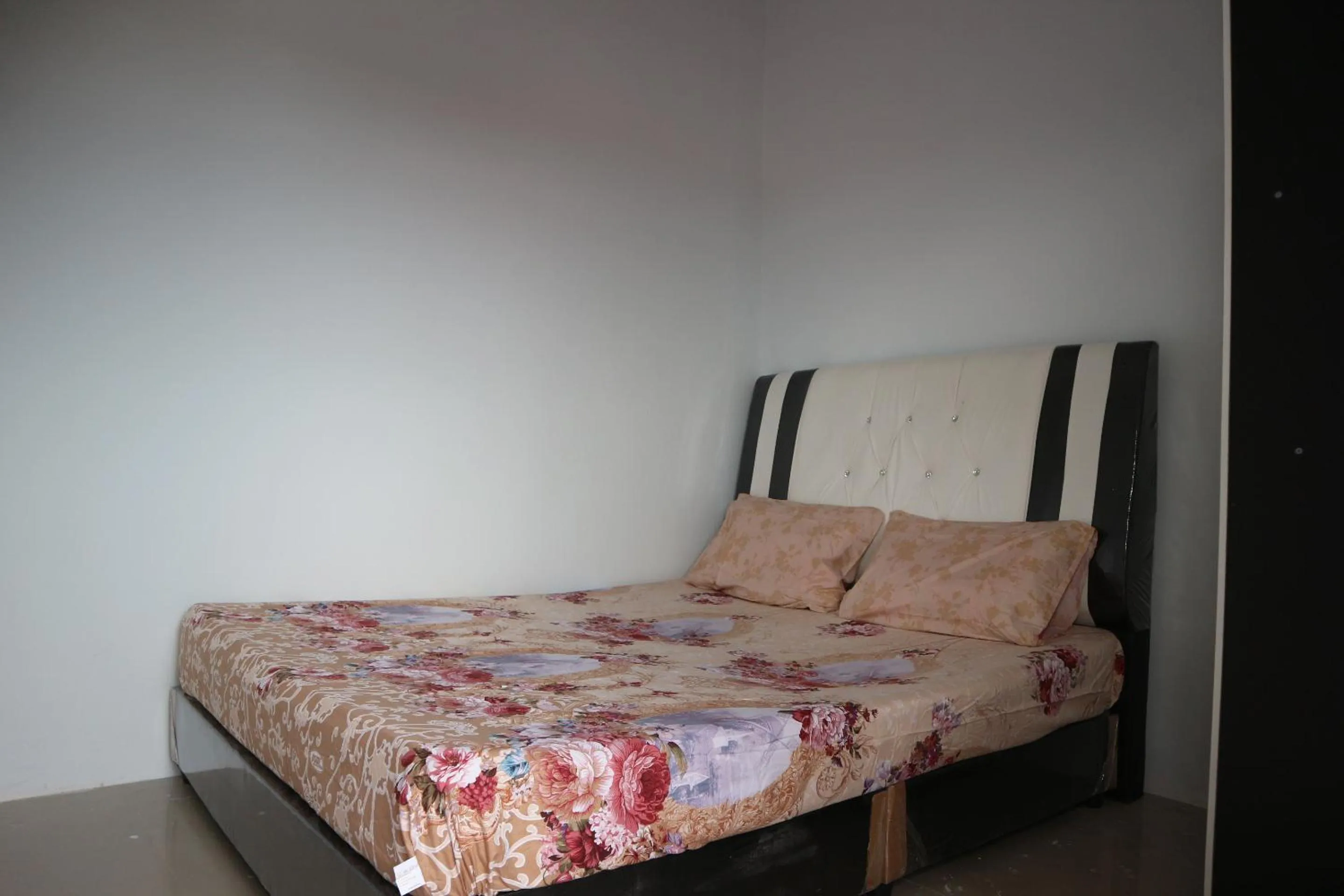 Bedroom, Bed in OYO Life 2670 Aline Kost