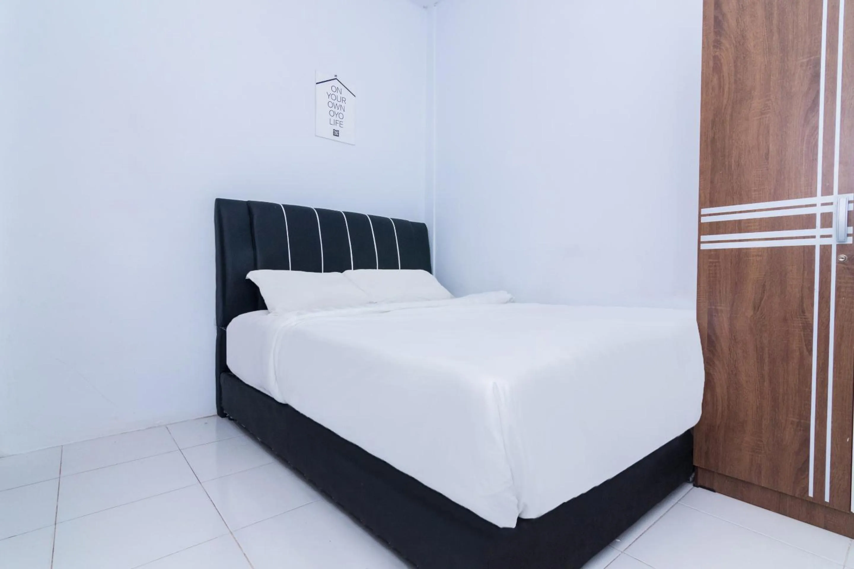 Bedroom, Bed in OYO Life 2670 Aline Kost