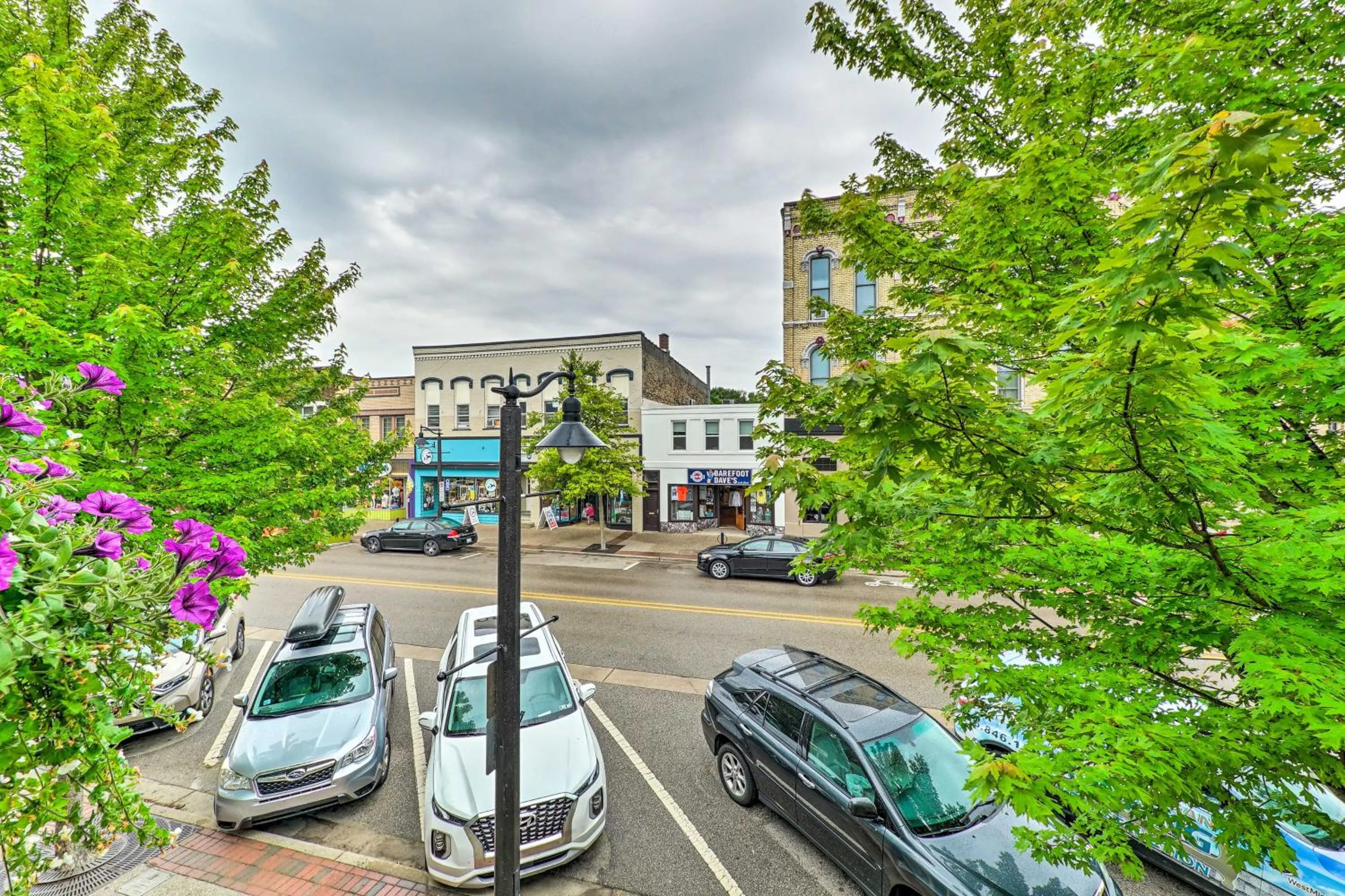 Downtown Grand Haven Apt Less Than 1 Mi to Lake Michigan