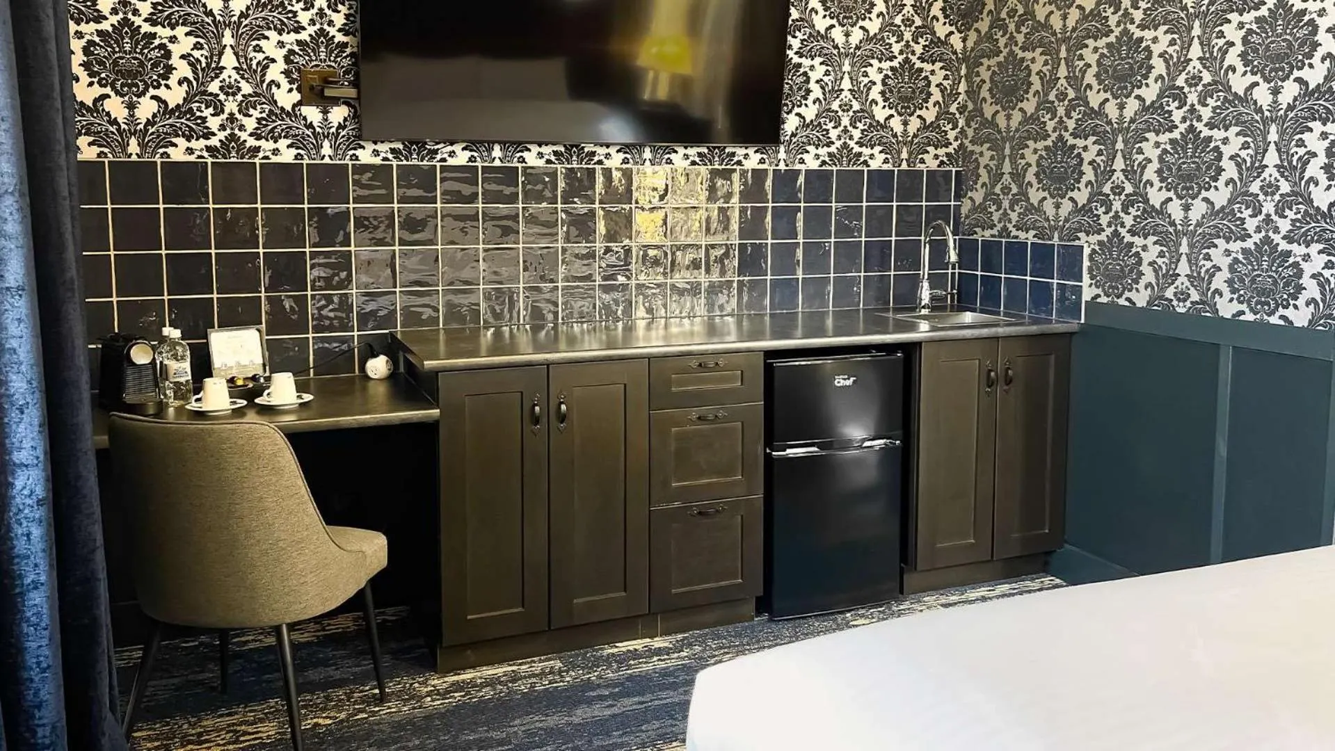 Midnight Sun, a Coast Hotel