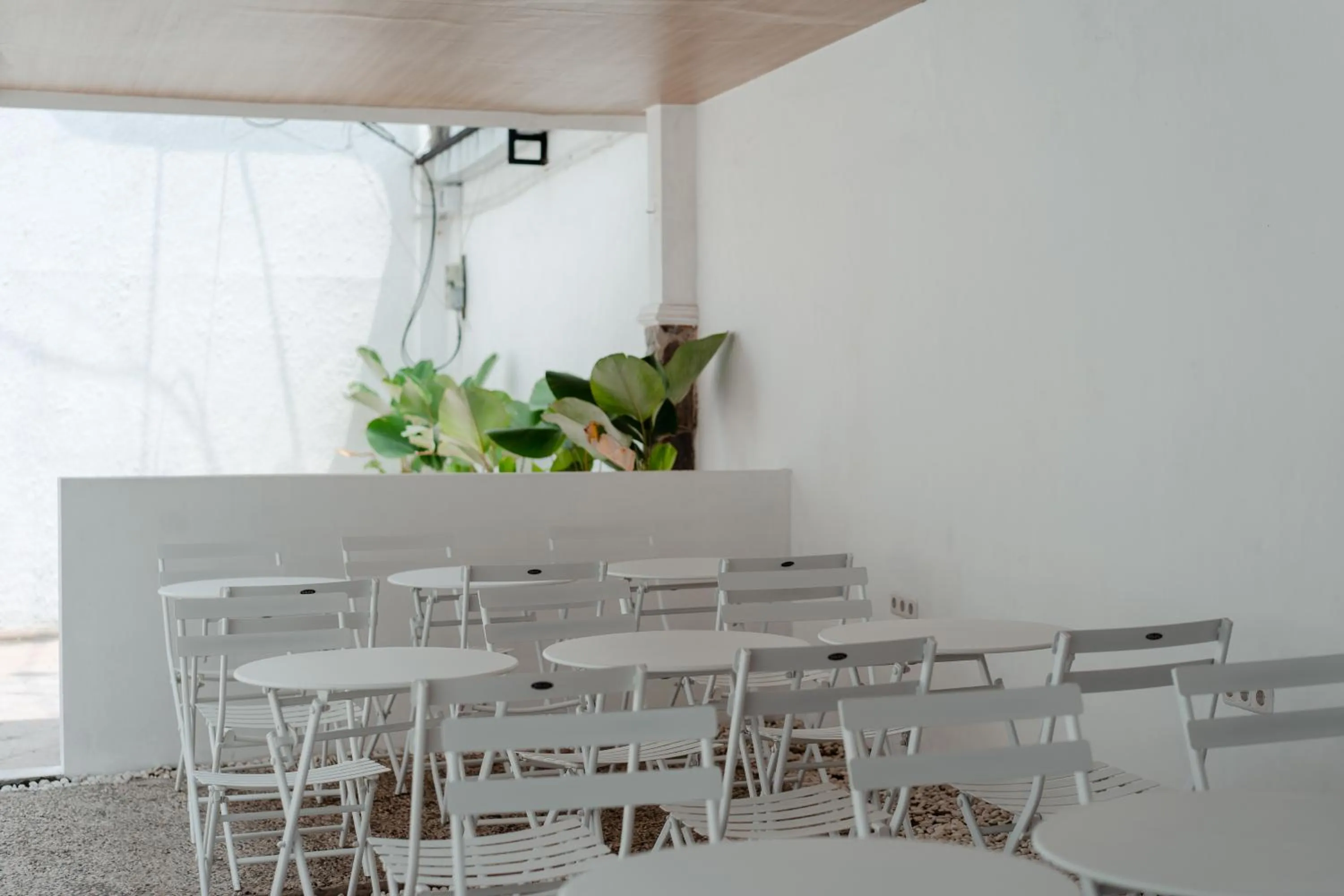 Dining area in Bobopod Kota Lama, Semarang