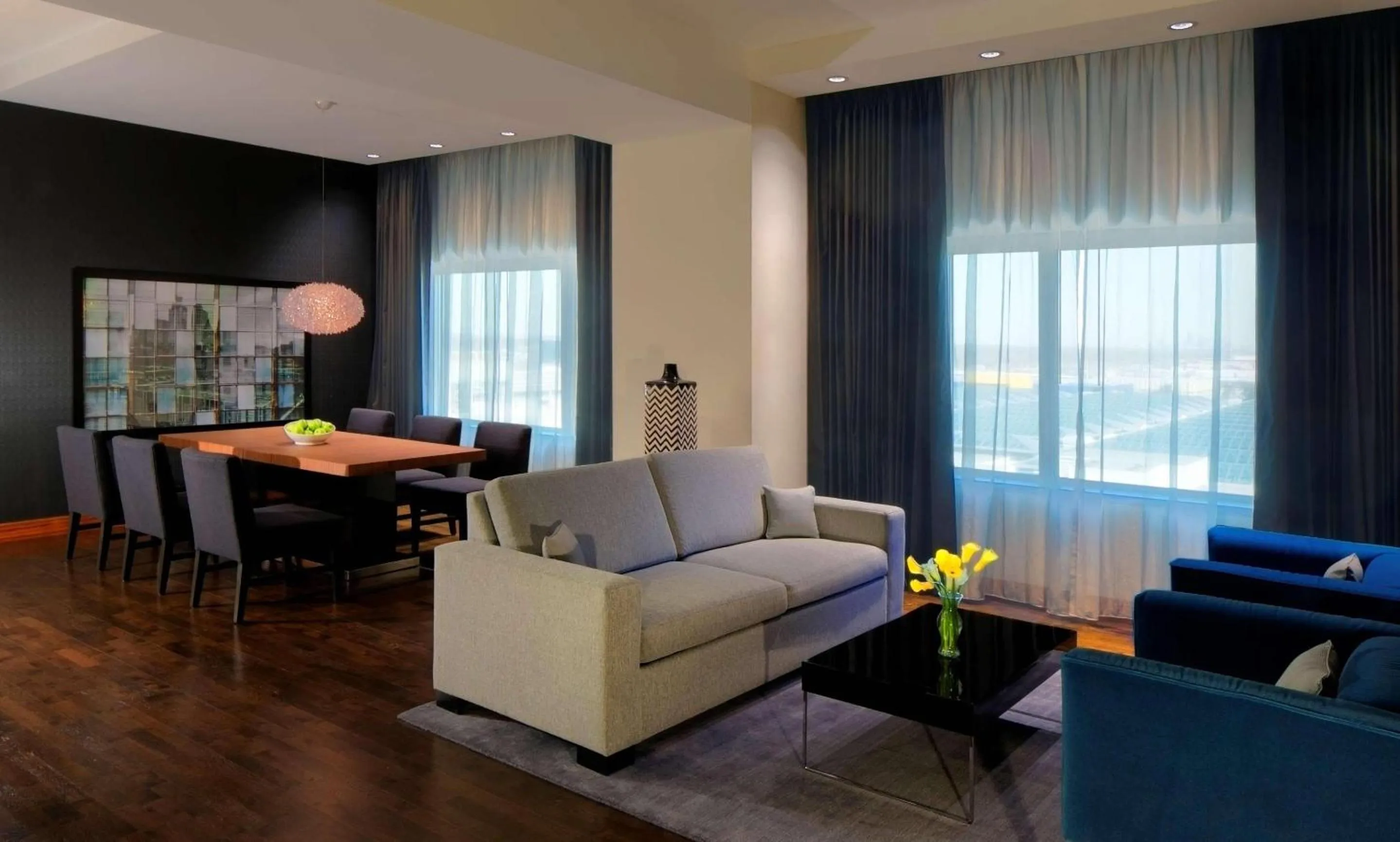 Bedroom in Radisson Blu Mall of America