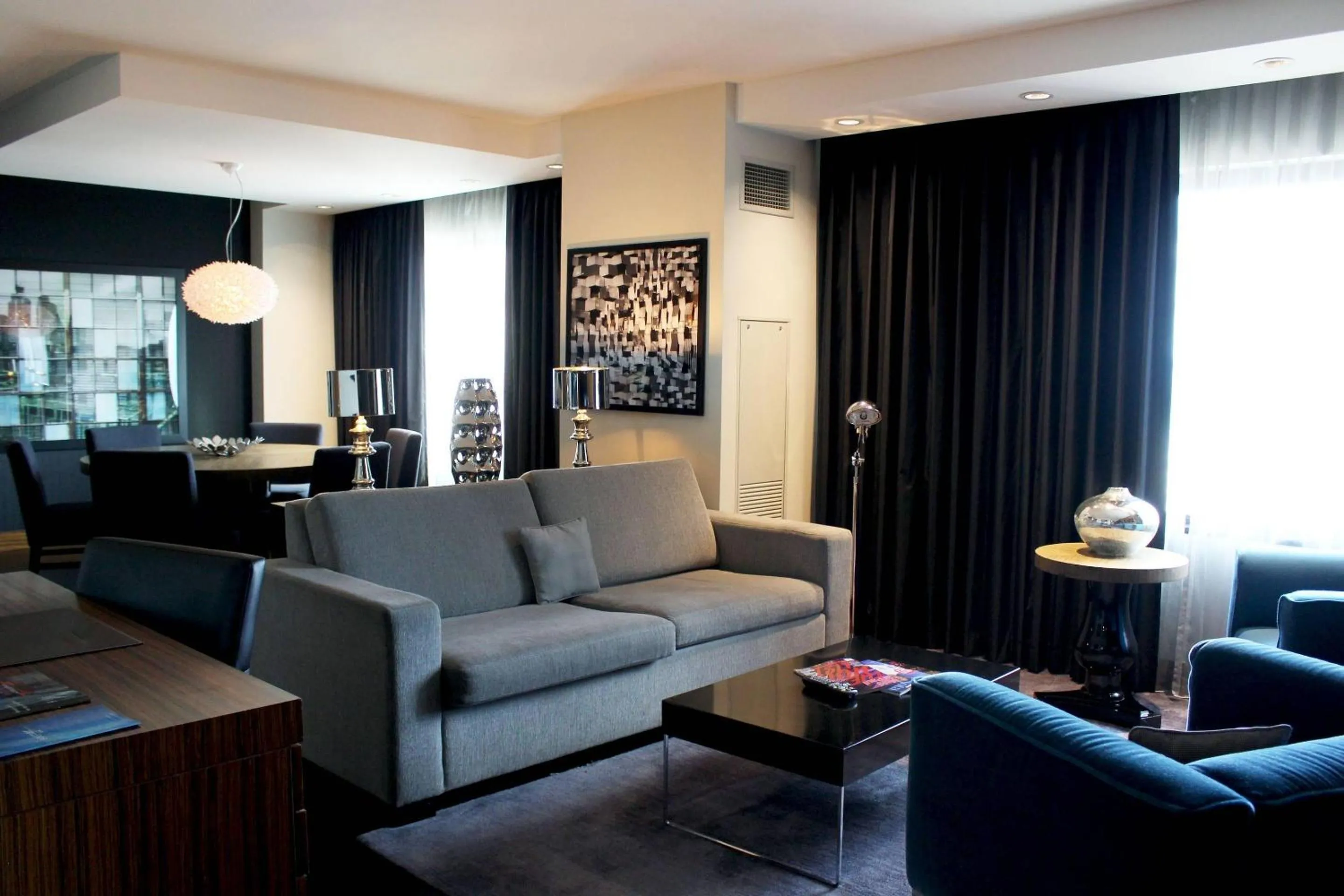 Bedroom in Radisson Blu Mall of America